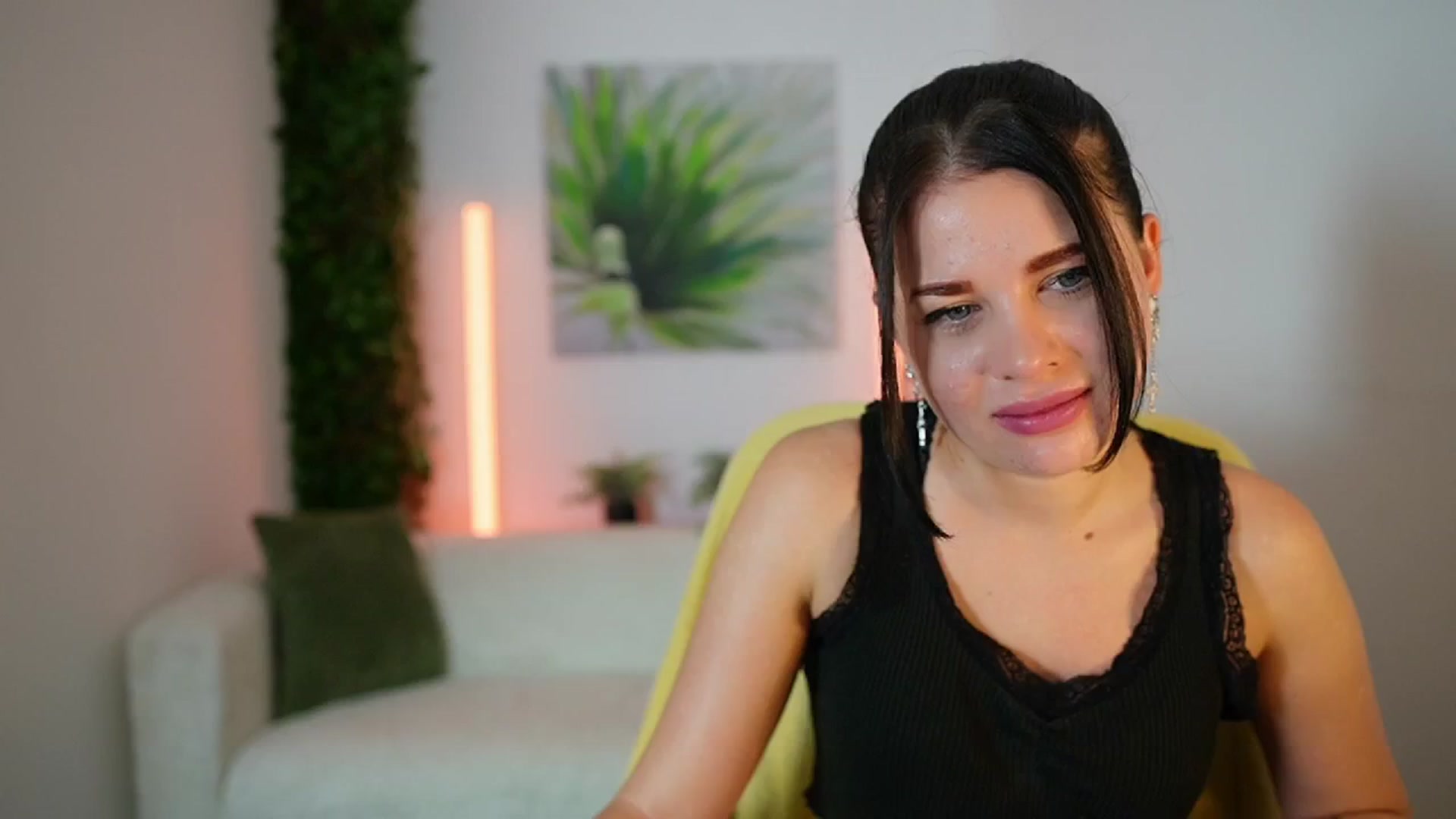 Gallery image thumbnail from Eve_Bardot's myfreecams stream on, 10/14/2024, 14:13 image 3 of 20
