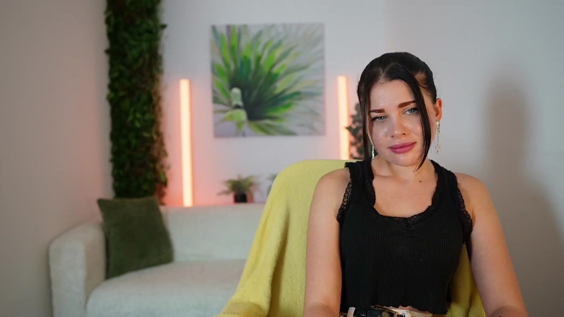 Gallery image thumbnail from Eve_Bardot's myfreecams stream on, 10/14/2024, 14:13 image 7 of 20