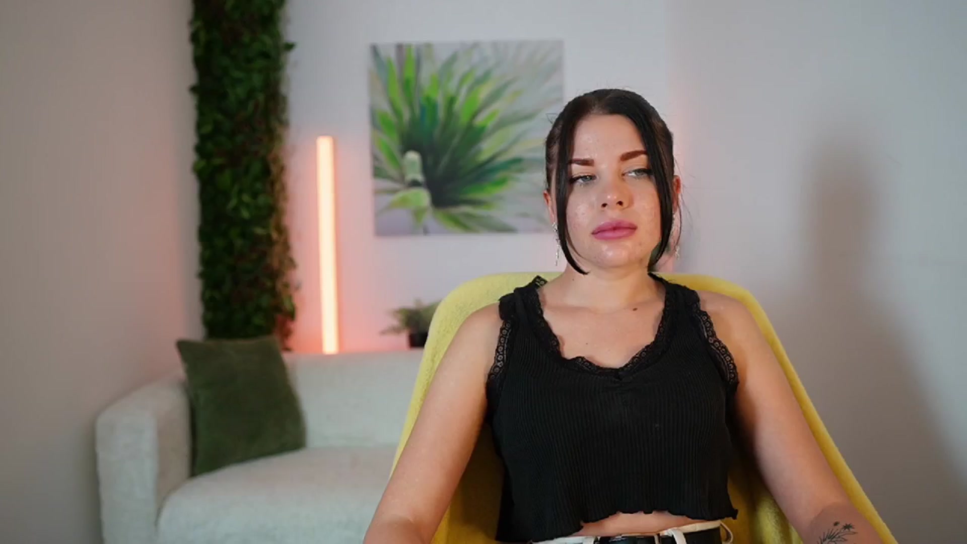 Gallery image thumbnail from Eve_Bardot's myfreecams stream on, 10/14/2024, 14:54 image 2 of 20