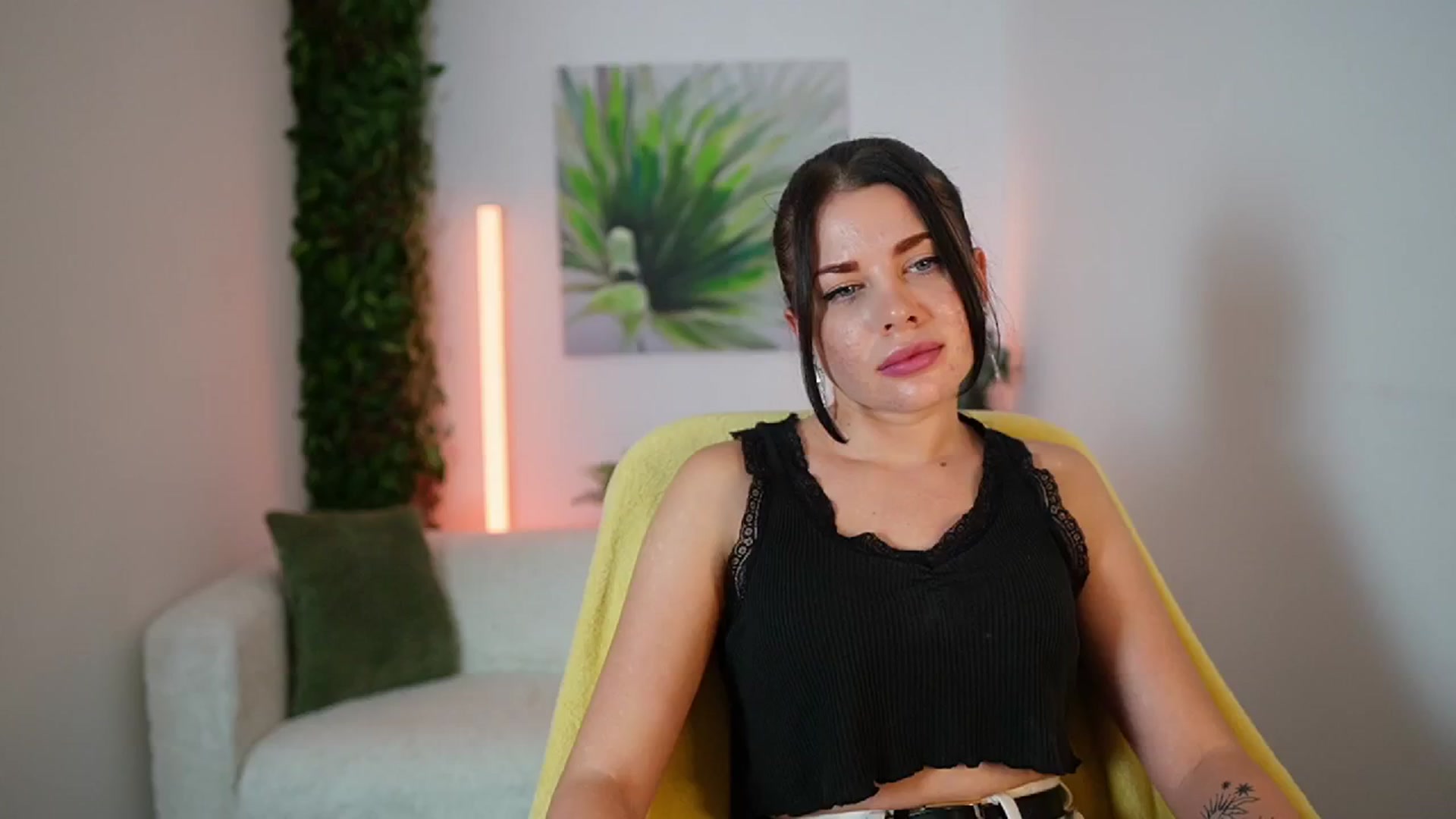 Gallery image thumbnail from Eve_Bardot's myfreecams stream on, 10/14/2024, 14:54 image 3 of 20