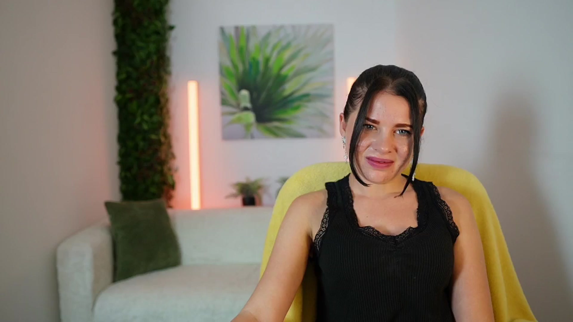 Gallery image thumbnail from Eve_Bardot's myfreecams stream on, 10/14/2024, 15:32 image 18 of 20