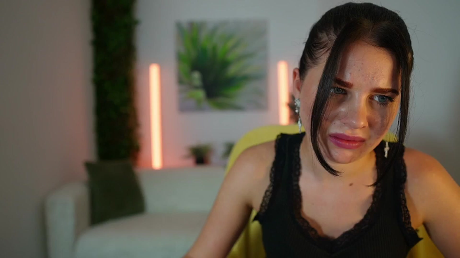 Gallery image thumbnail from Eve_Bardot's myfreecams stream on, 10/14/2024, 15:32 image 20 of 20