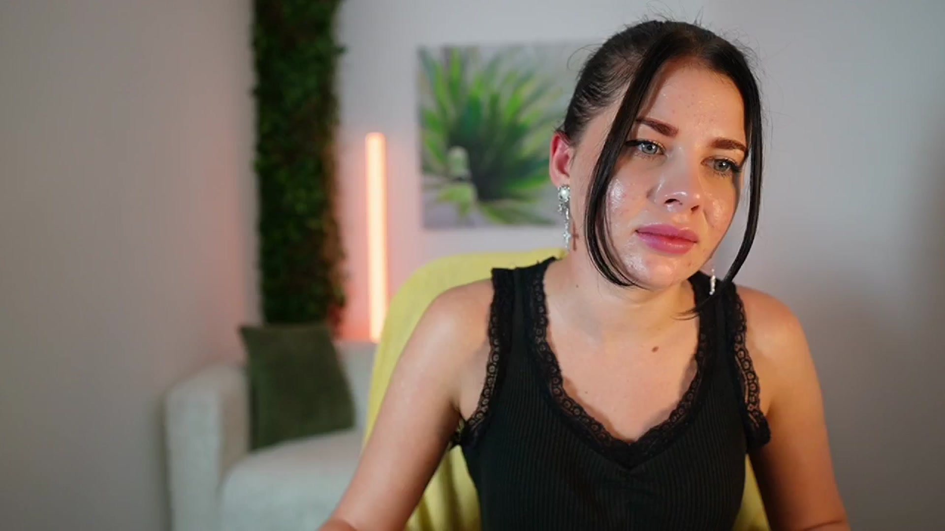 Gallery image thumbnail from Eve_Bardot's myfreecams stream on, 10/14/2024, 18:03 image 16 of 20