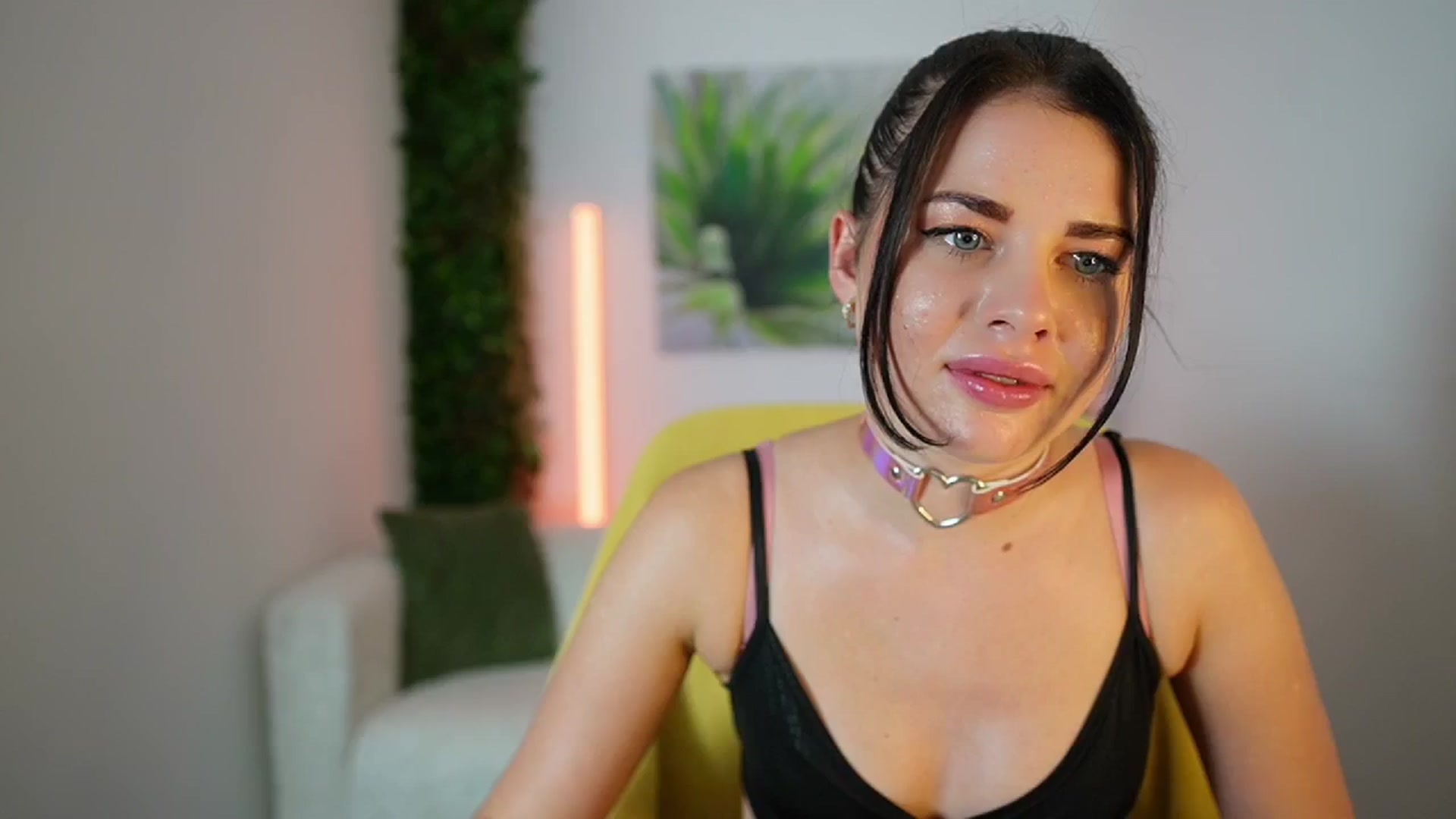 Gallery image thumbnail from Eve_Bardot's myfreecams stream on, 10/15/2024, 17:59 image 14 of 20