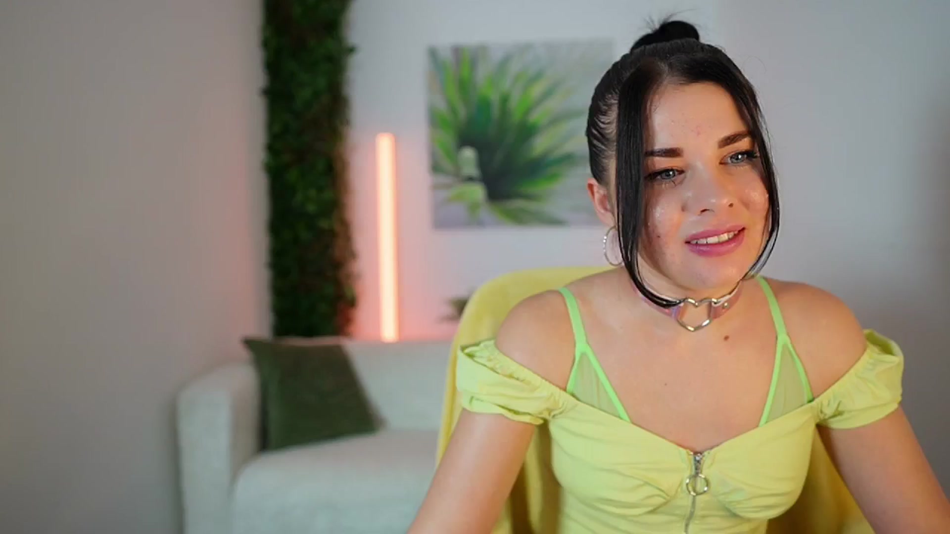 Gallery image thumbnail from Eve_Bardot's myfreecams stream on, 10/16/2024, 13:23 image 2 of 20