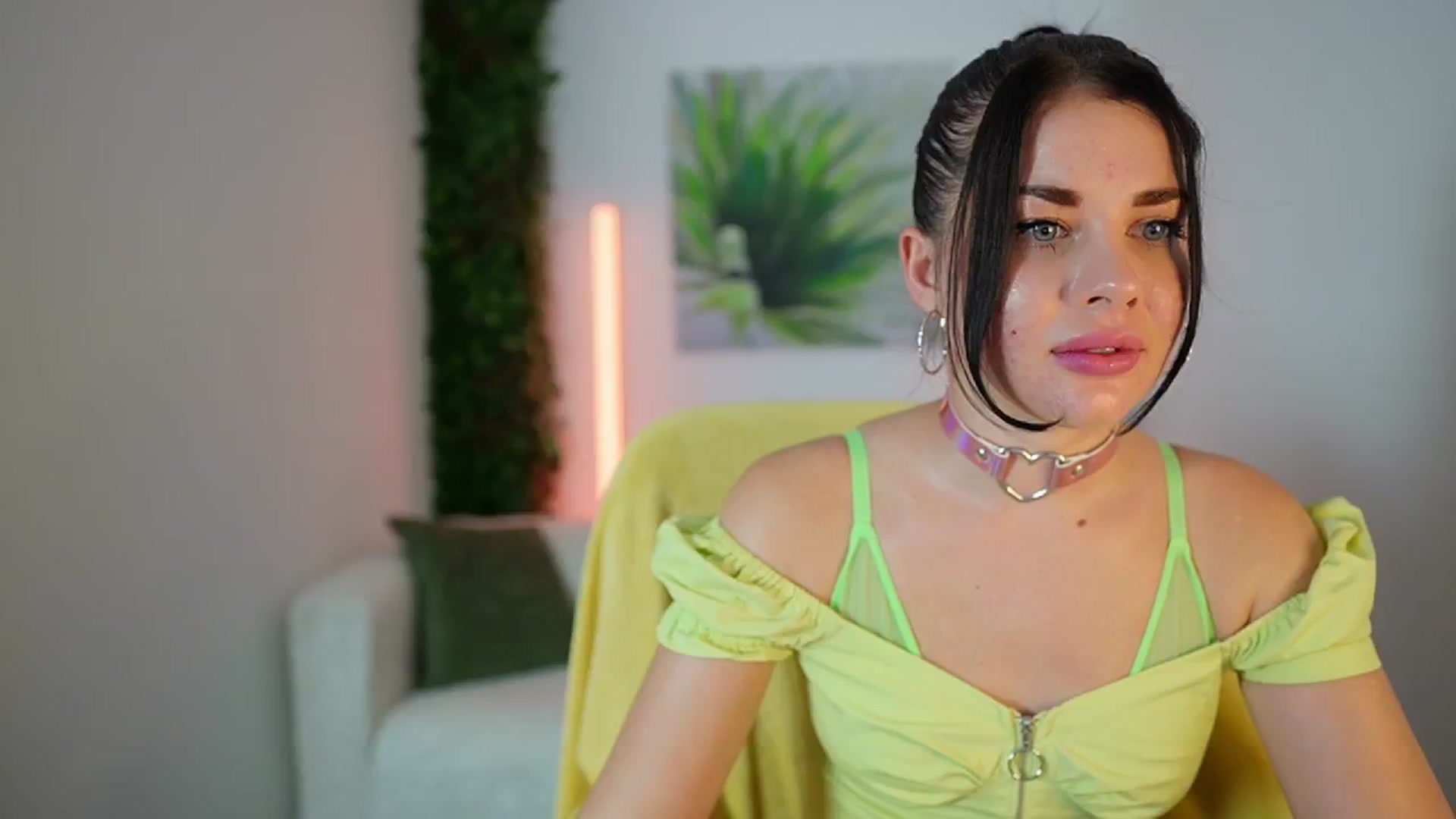 Gallery image thumbnail from Eve_Bardot's myfreecams stream on, 10/16/2024, 14:06 image 16 of 20