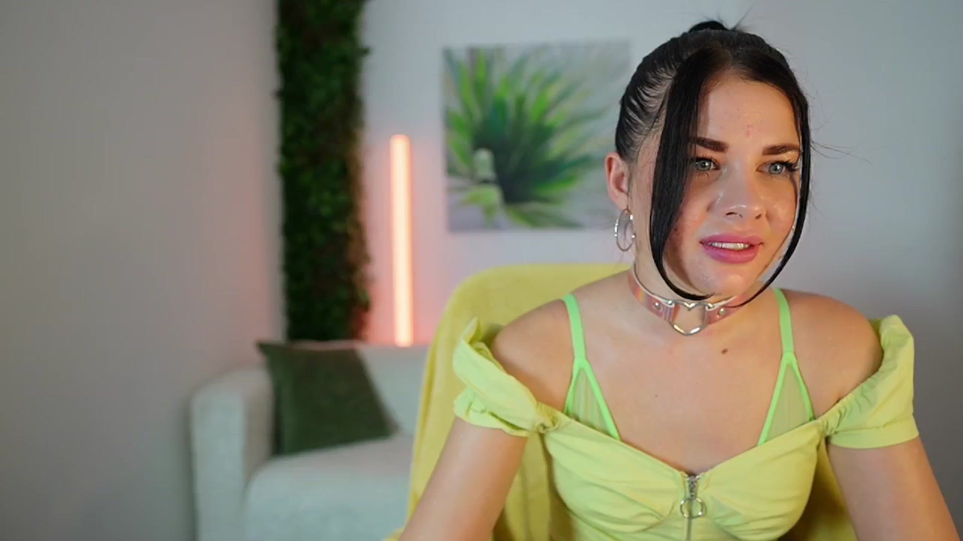 Gallery image thumbnail from Eve_Bardot's myfreecams stream on, 10/16/2024, 14:06 image 7 of 20
