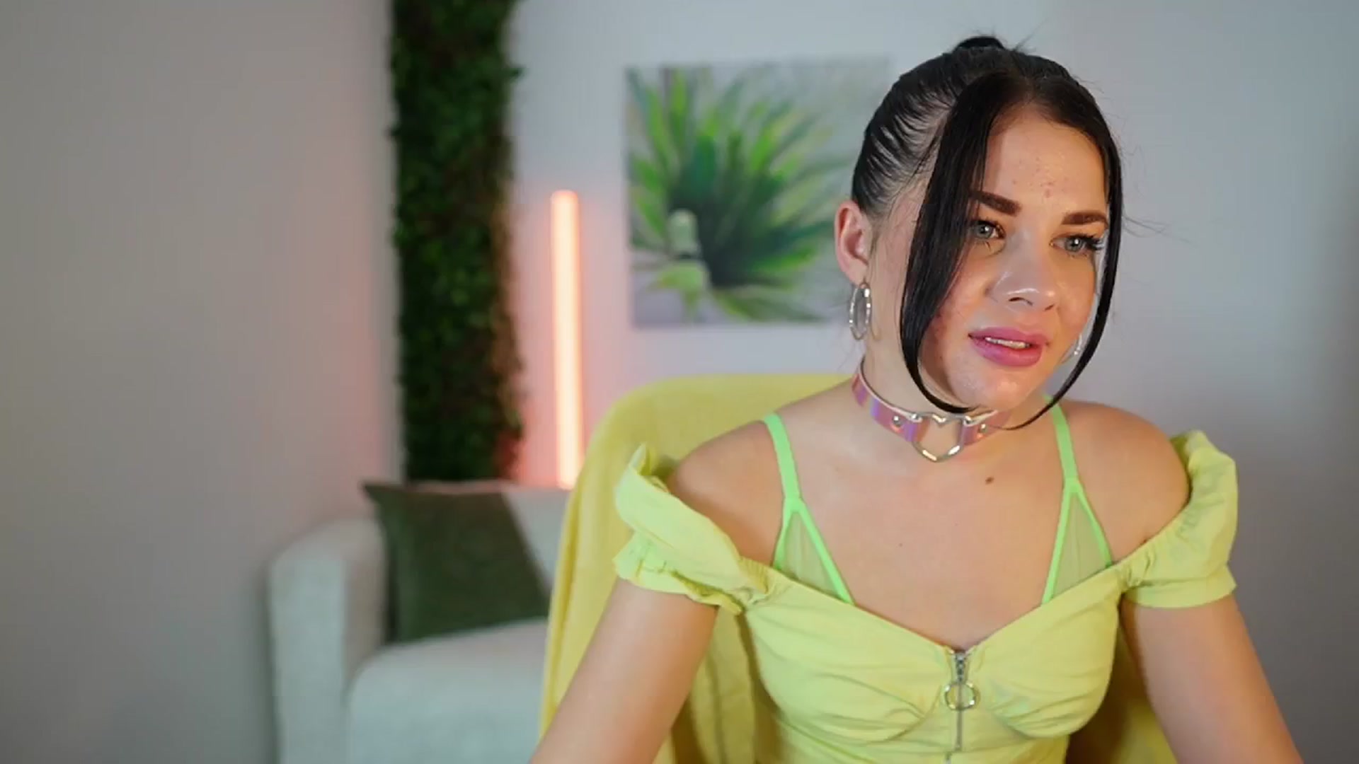 Gallery image thumbnail from Eve_Bardot's myfreecams stream on, 10/16/2024, 14:06 image 6 of 20