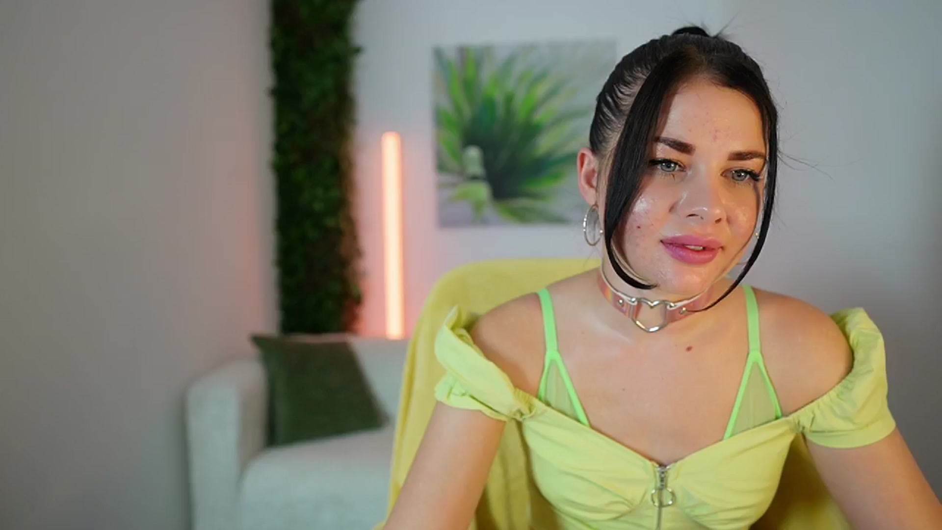 Gallery image thumbnail from Eve_Bardot's myfreecams stream on, 10/16/2024, 14:06 image 10 of 20