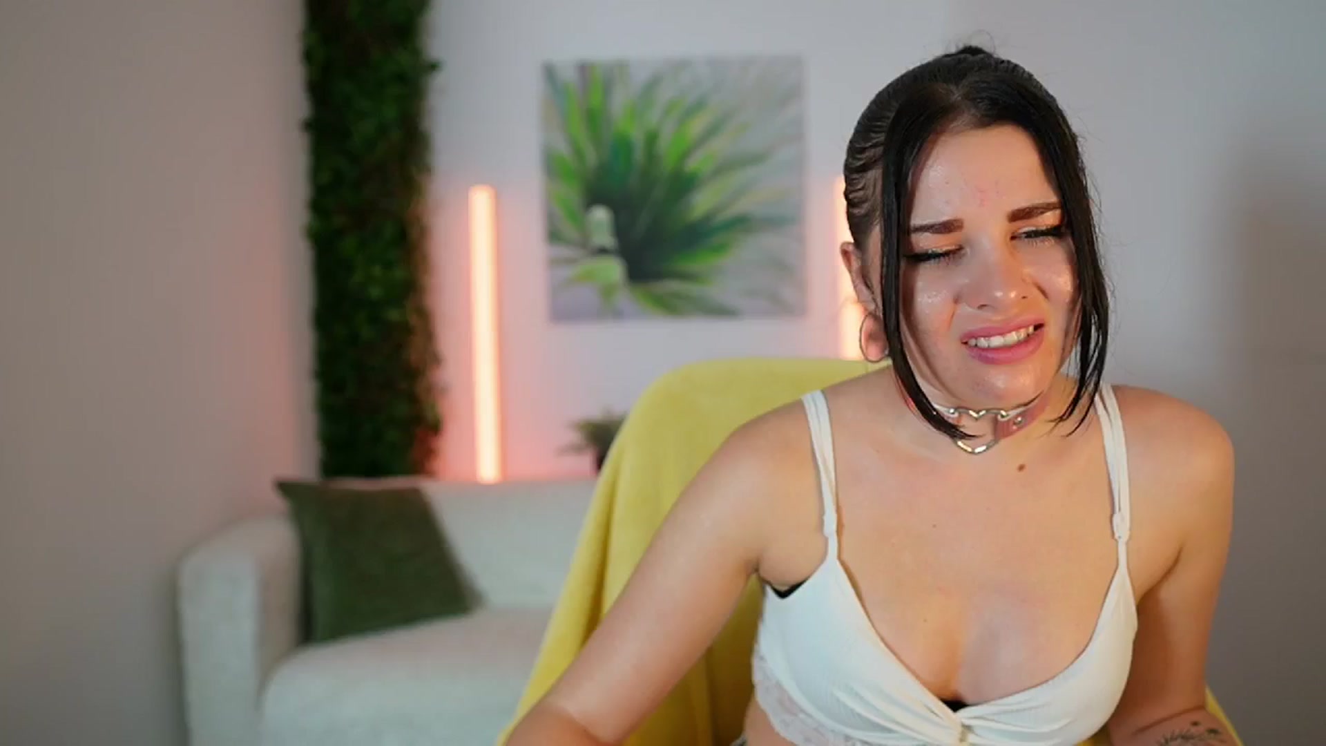 Gallery image thumbnail from Eve_Bardot's myfreecams stream on, 10/17/2024, 14:41 image 8 of 20