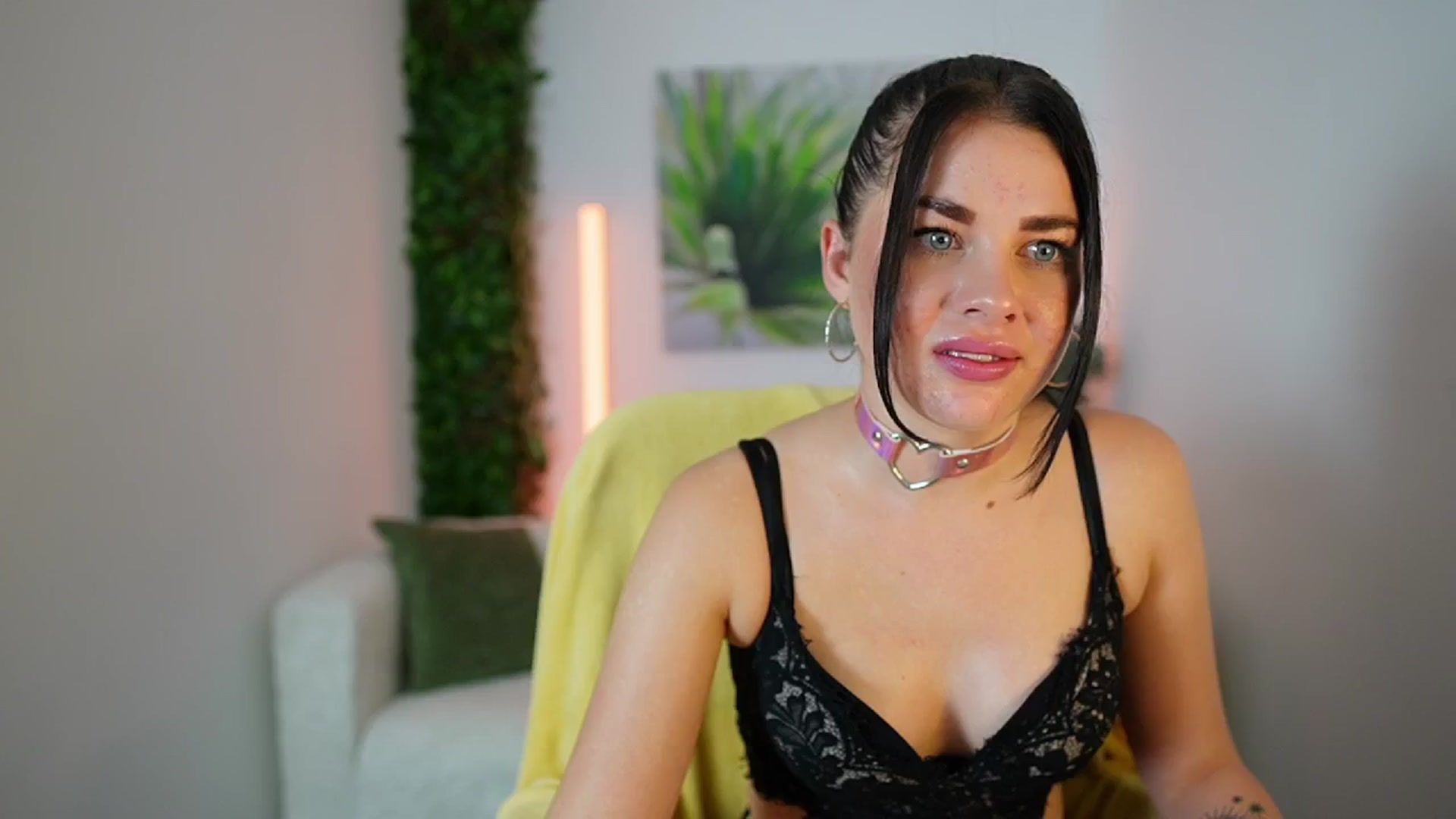 Gallery image thumbnail from Eve_Bardot's myfreecams stream on, 10/18/2024, 13:56 image 9 of 20