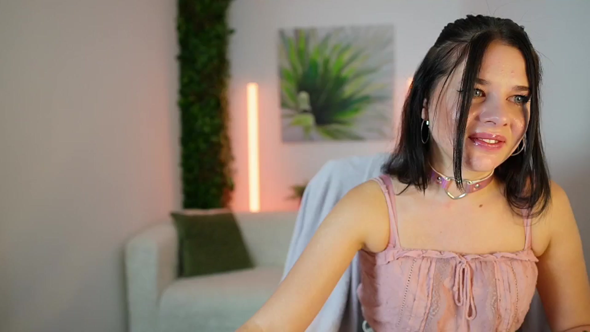 Gallery image thumbnail from Eve_Bardot's myfreecams stream on, 10/22/2024, 14:46 image 11 of 20