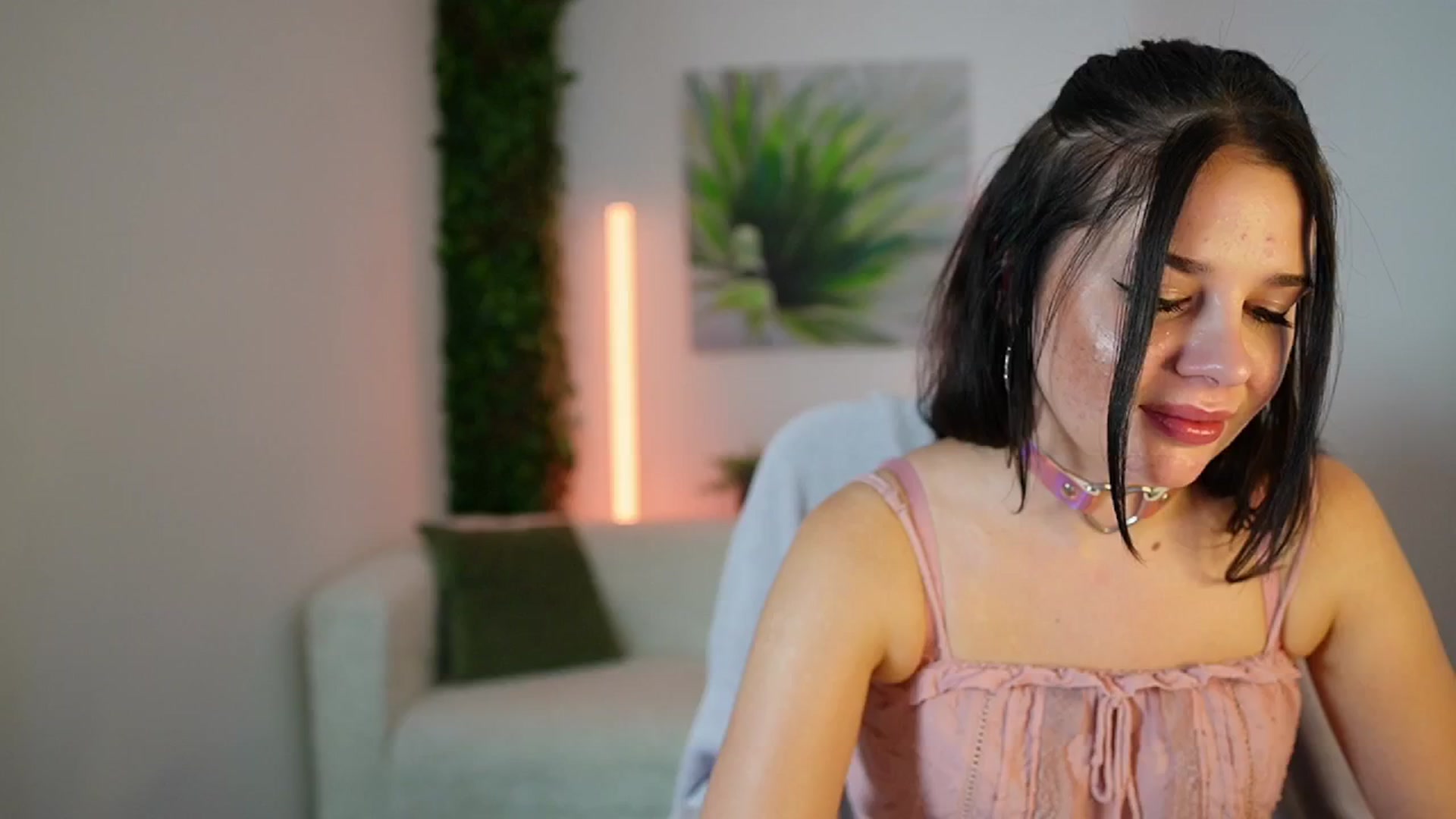 Gallery image thumbnail from Eve_Bardot's myfreecams stream on, 10/22/2024, 18:03 image 8 of 20