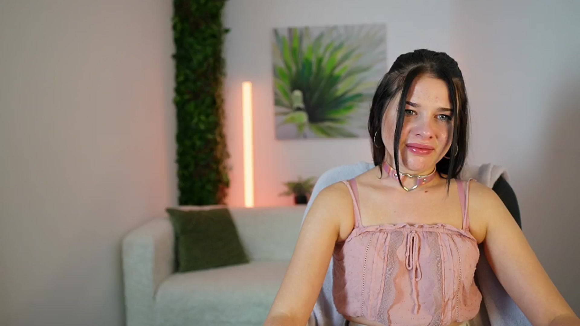 Gallery image thumbnail from Eve_Bardot's myfreecams stream on, 10/22/2024, 18:03 image 7 of 20
