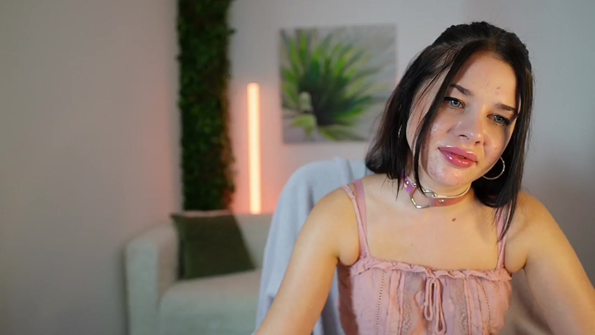 Gallery image thumbnail from Eve_Bardot's myfreecams stream on, 10/22/2024, 18:03 image 4 of 20