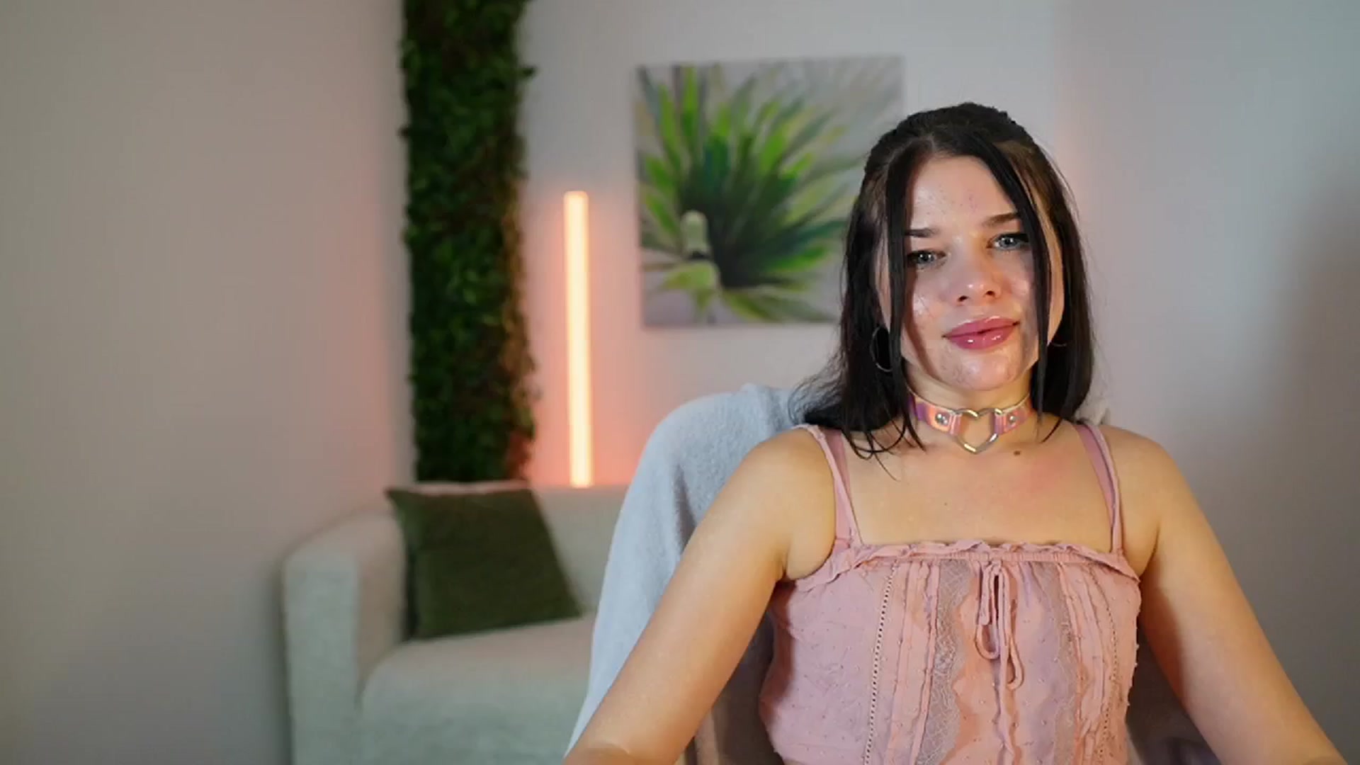 Gallery image thumbnail from Eve_Bardot's myfreecams stream on, 10/22/2024, 18:03 image 12 of 20