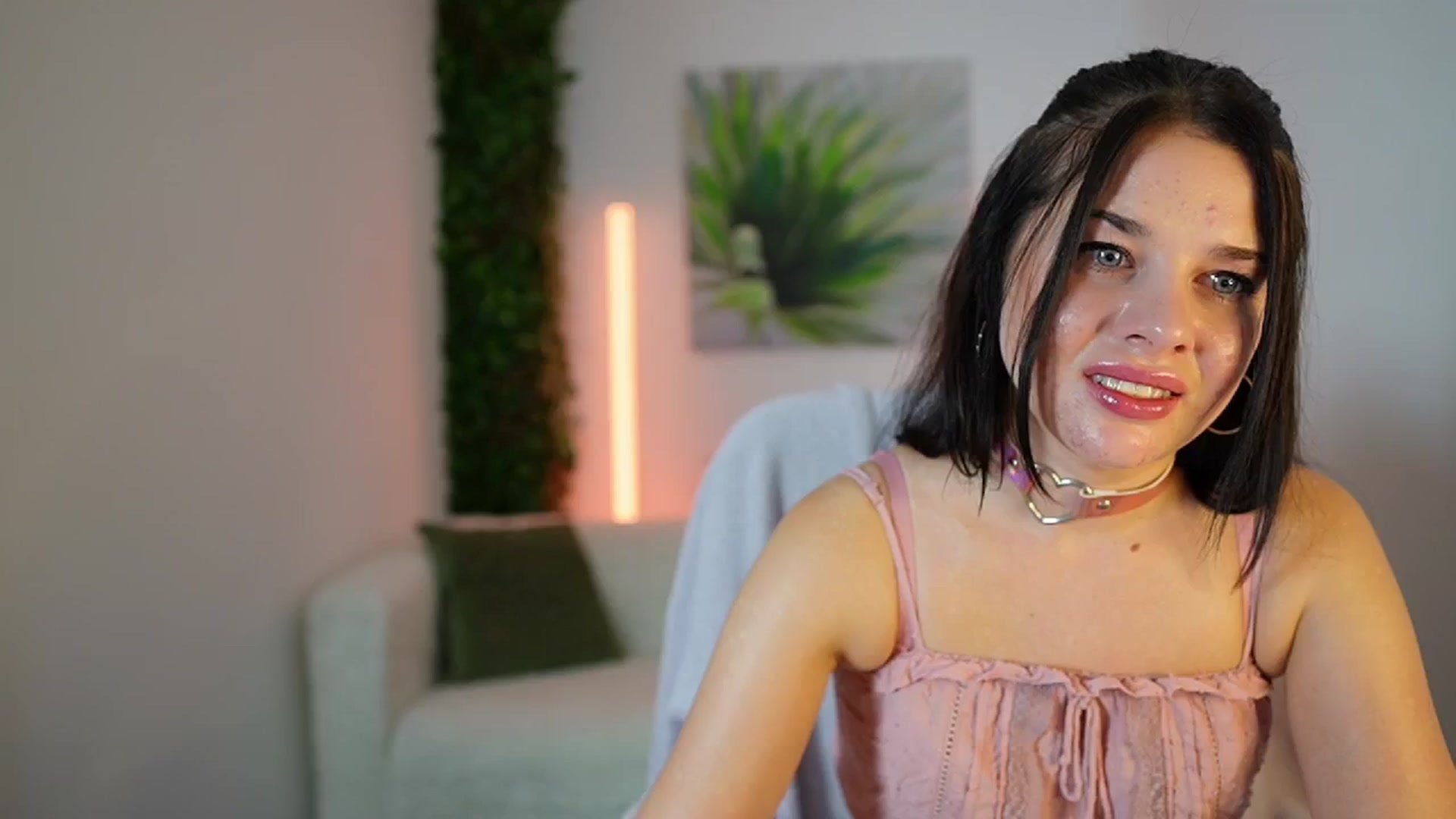Gallery image thumbnail from Eve_Bardot's myfreecams stream on, 10/22/2024, 18:03 image 5 of 20