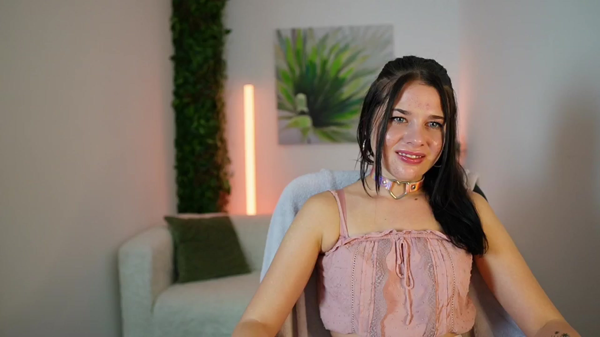 Gallery image thumbnail from Eve_Bardot's myfreecams stream on, 10/22/2024, 18:03 image 18 of 20