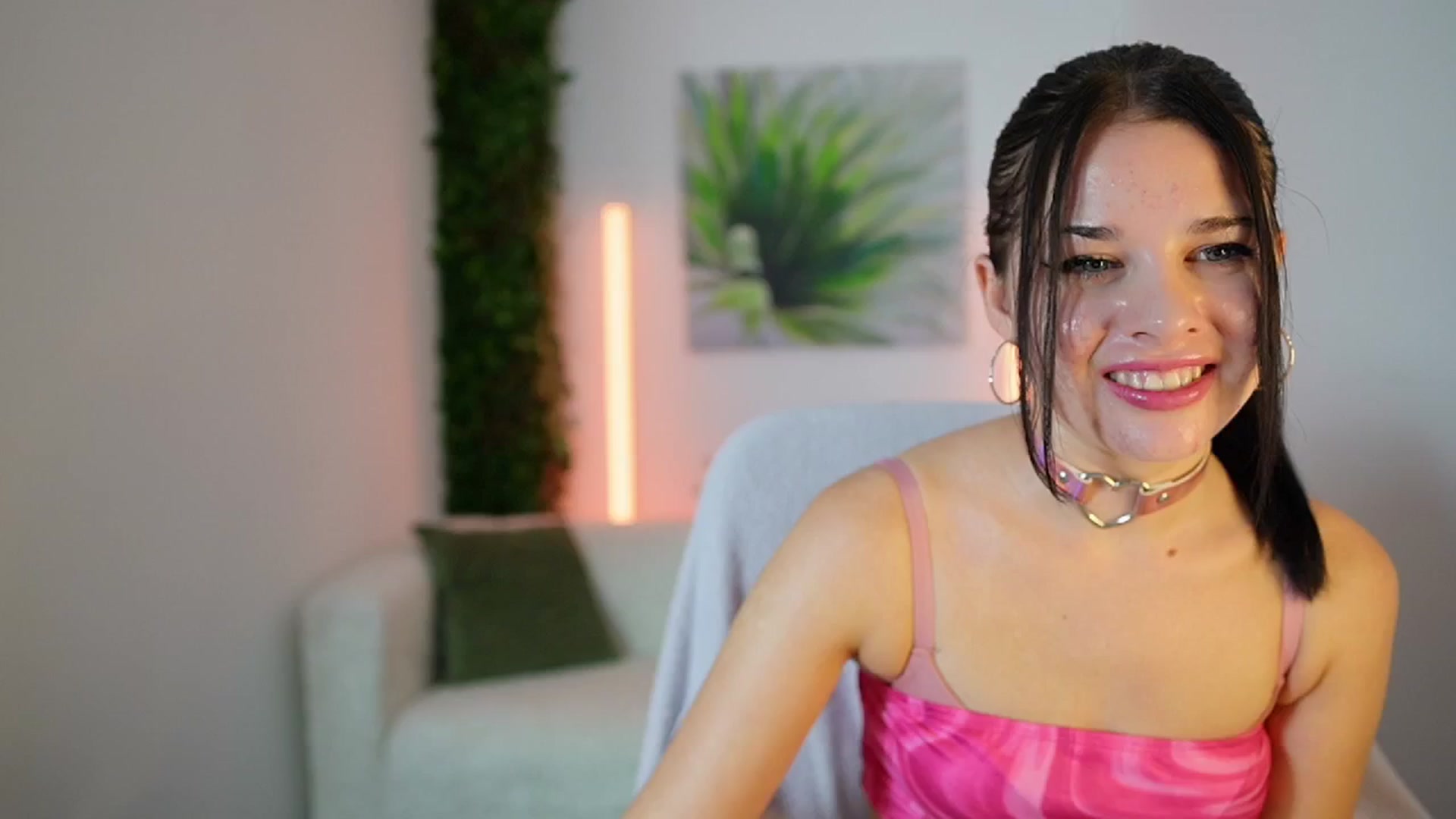 Gallery image thumbnail from Eve_Bardot's myfreecams stream on, 10/23/2024, 17:36 image 7 of 20