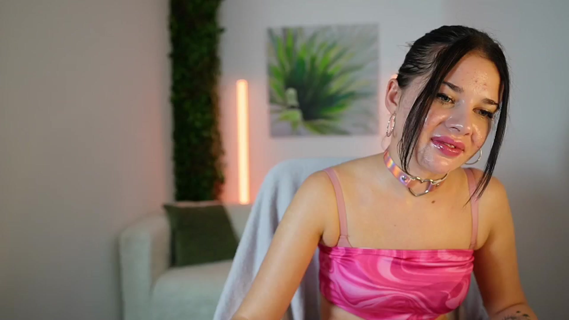 Gallery image thumbnail from Eve_Bardot's myfreecams stream on, 10/23/2024, 18:00 image 15 of 20