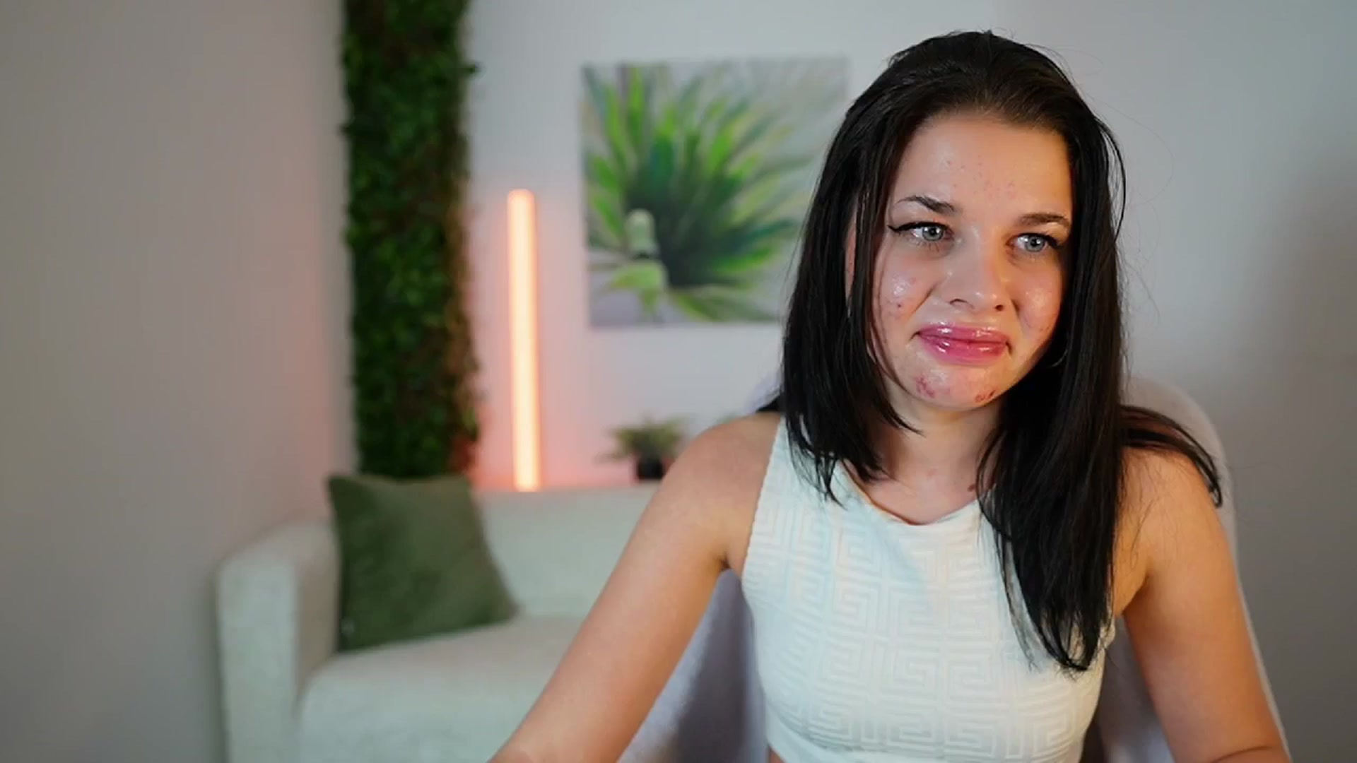 Gallery image thumbnail from Eve_Bardot's myfreecams stream on, 10/26/2024, 18:04 image 10 of 20
