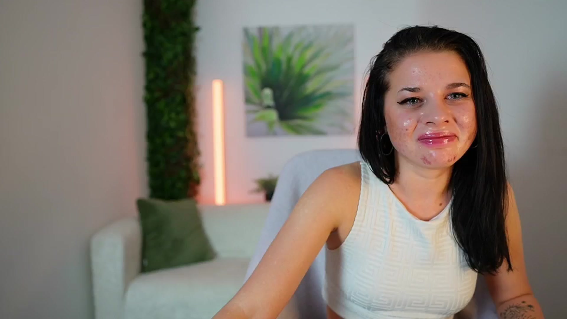 Gallery image thumbnail from Eve_Bardot's myfreecams stream on, 10/26/2024, 18:04 image 14 of 20