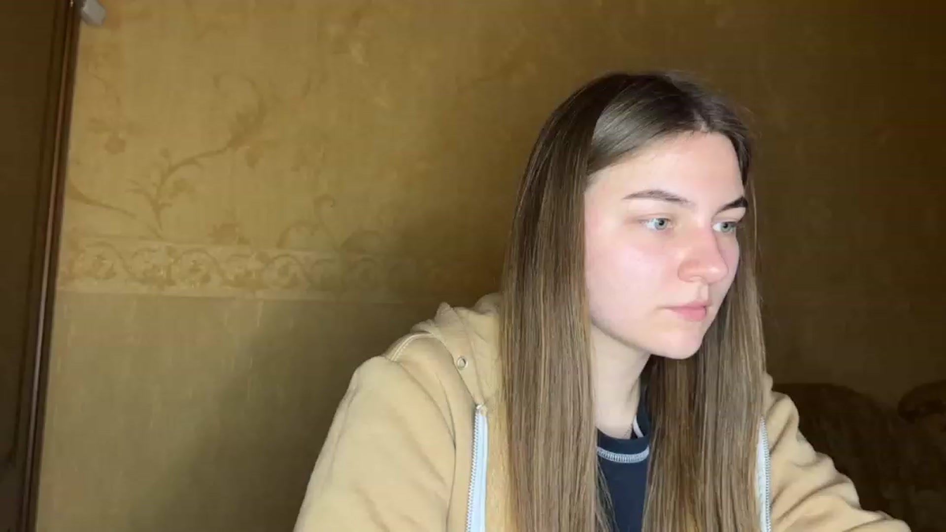 Gallery image thumbnail from Eve_Olive's myfreecams stream on, 11/18/2023, 22:57 image 12 of 20