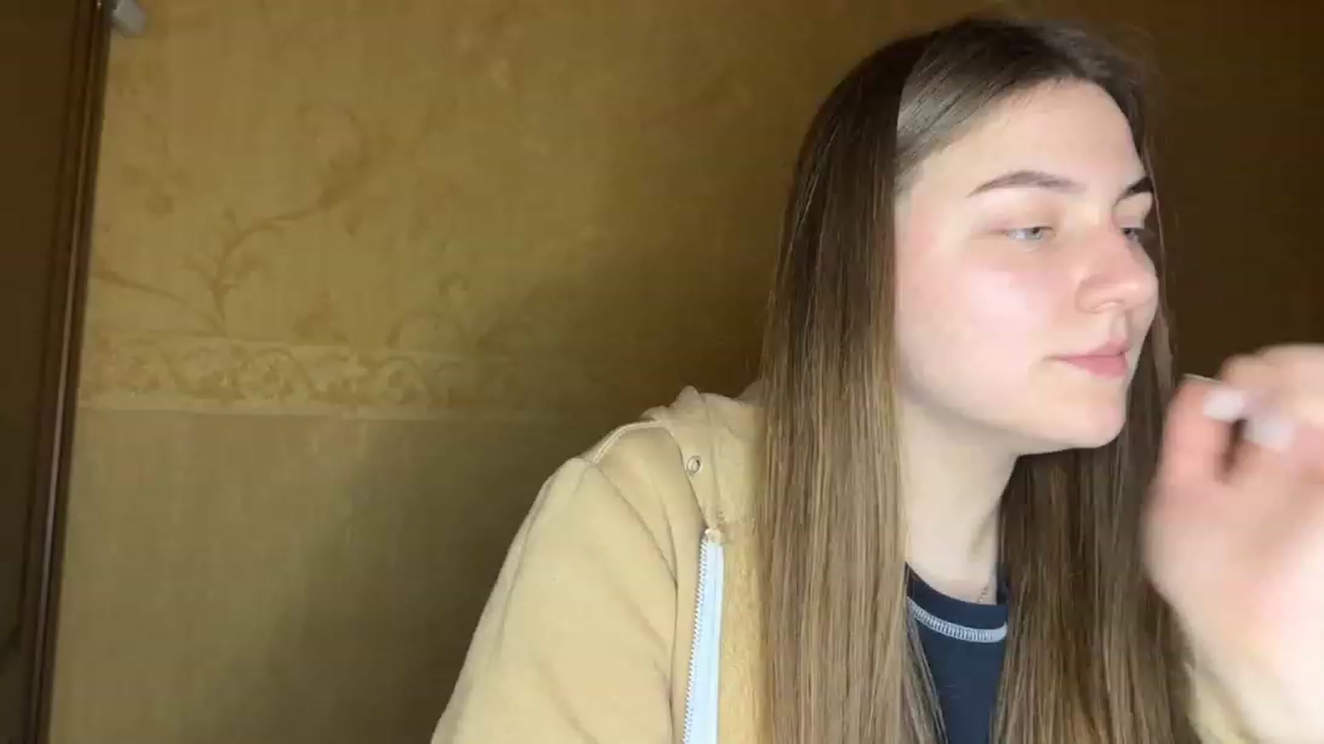 Gallery image thumbnail from Eve_Olive's myfreecams stream on, 11/18/2023, 22:57 image 10 of 20