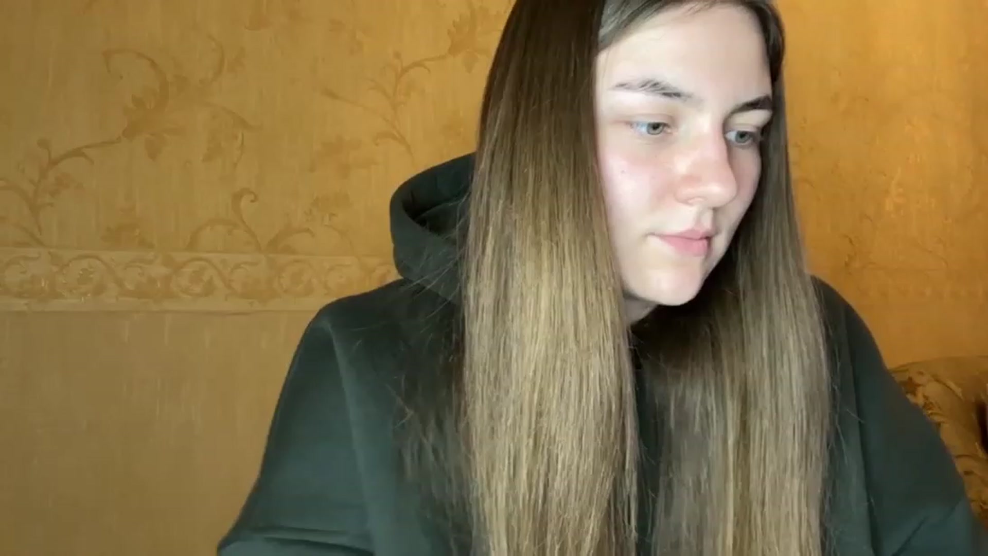 Gallery image thumbnail from Eve_Olive's myfreecams stream on, 11/20/2023, 24:59 image 18 of 20