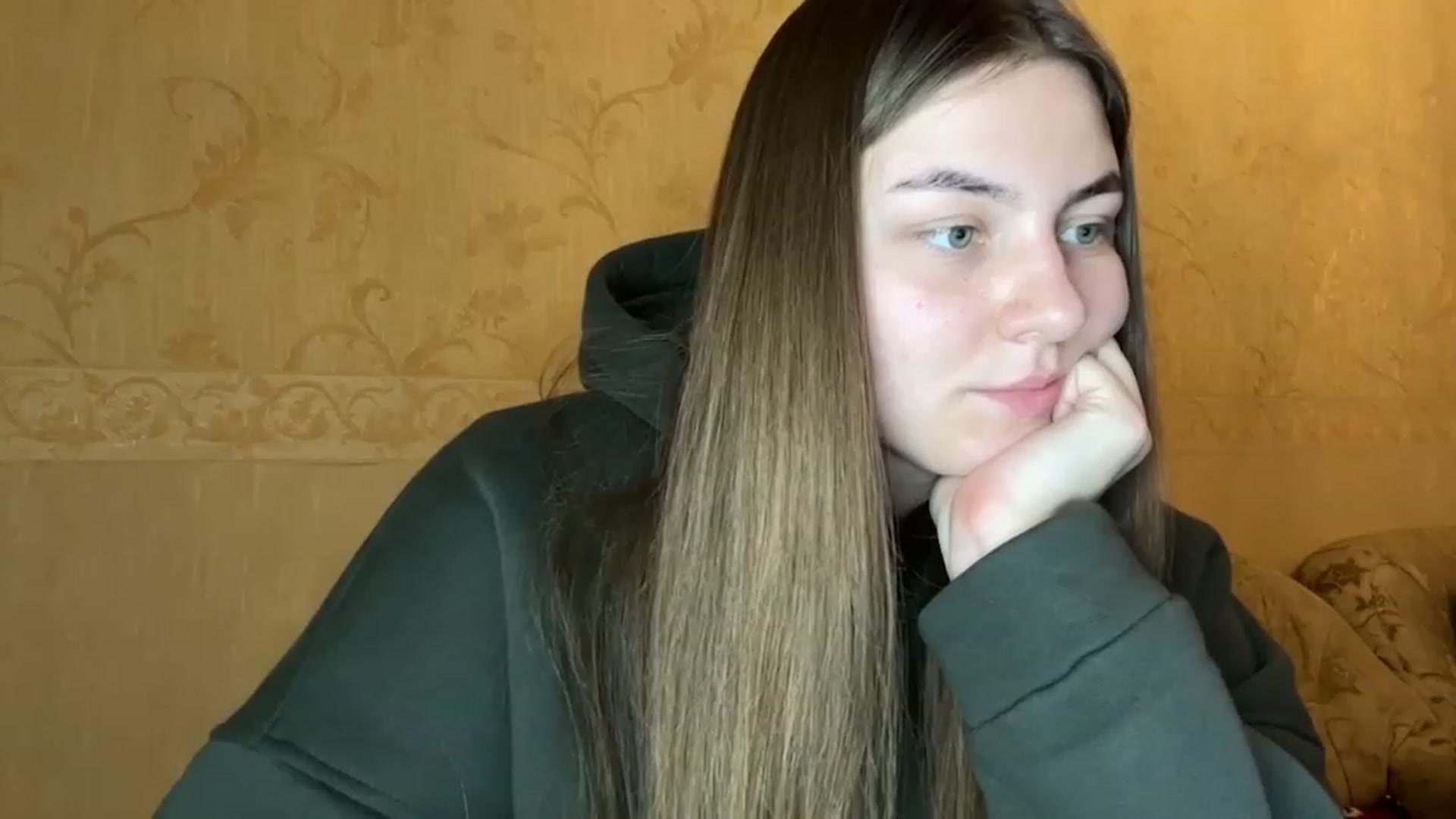 Gallery image thumbnail from Eve_Olive's myfreecams stream on, 11/20/2023, 24:59 image 14 of 20
