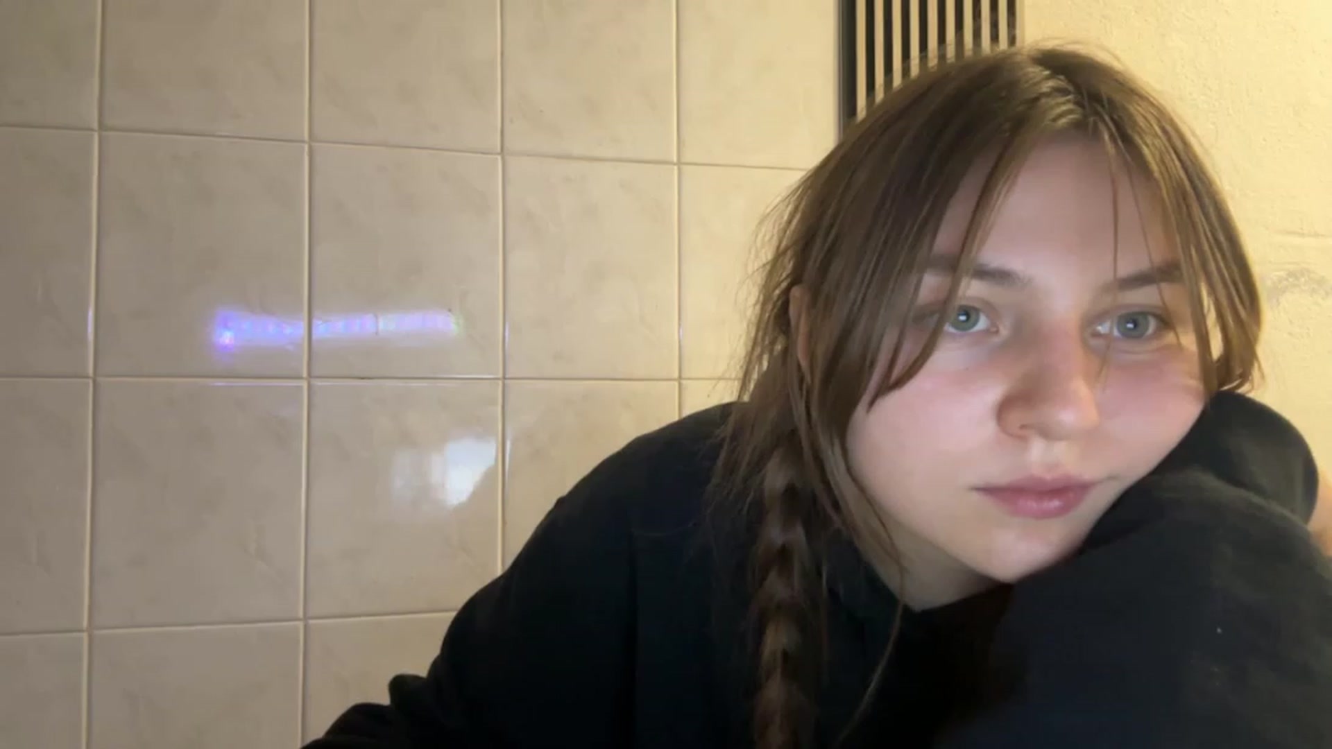 Gallery image thumbnail from Eve_Olive's myfreecams stream on, 12/08/2023, 23:44 image 20 of 20