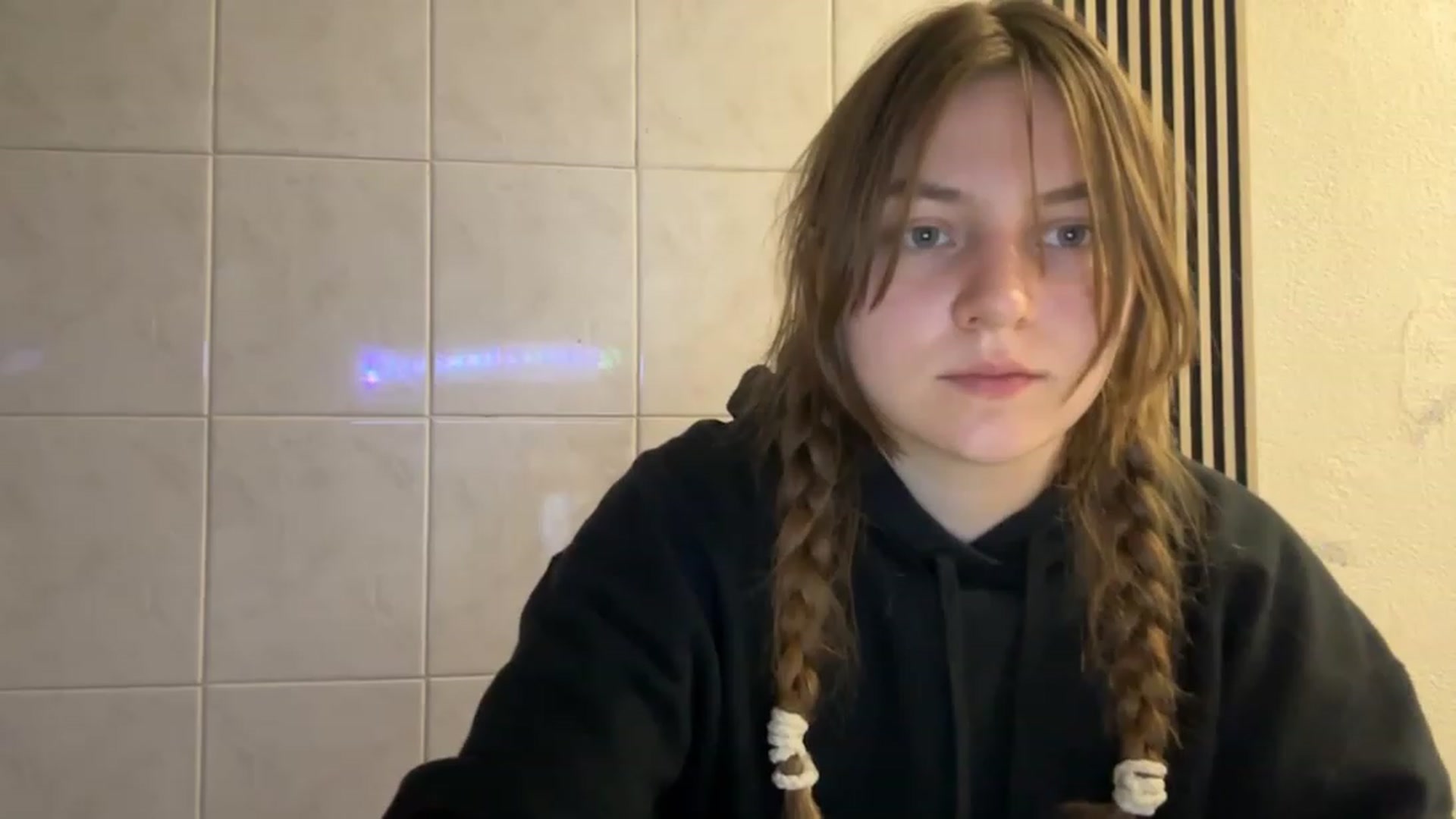 Gallery image thumbnail from Eve_Olive's myfreecams stream on, 12/08/2023, 23:44 image 3 of 20