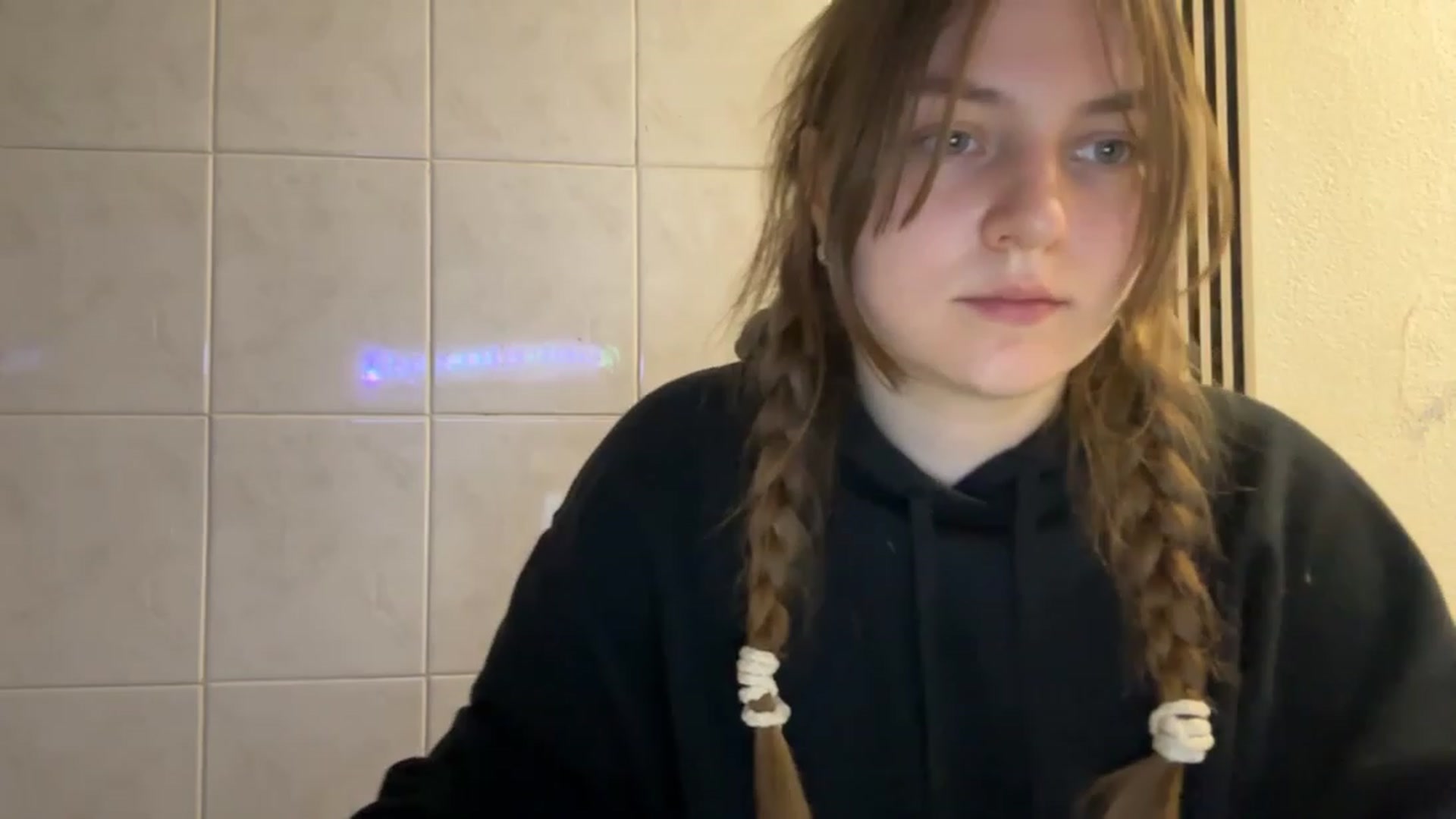 Gallery image thumbnail from Eve_Olive's myfreecams stream on, 12/08/2023, 23:44 image 16 of 20