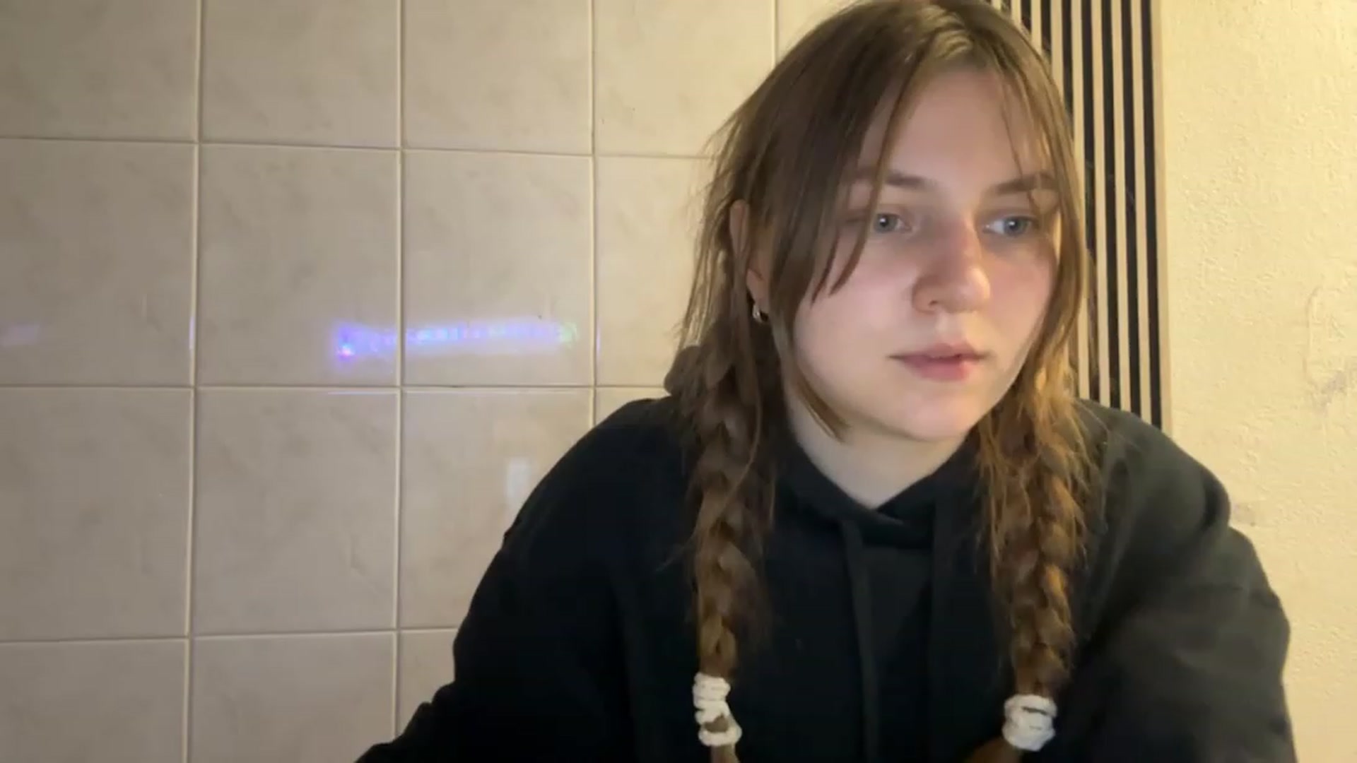 Gallery image thumbnail from Eve_Olive's myfreecams stream on, 12/08/2023, 23:44 image 12 of 20