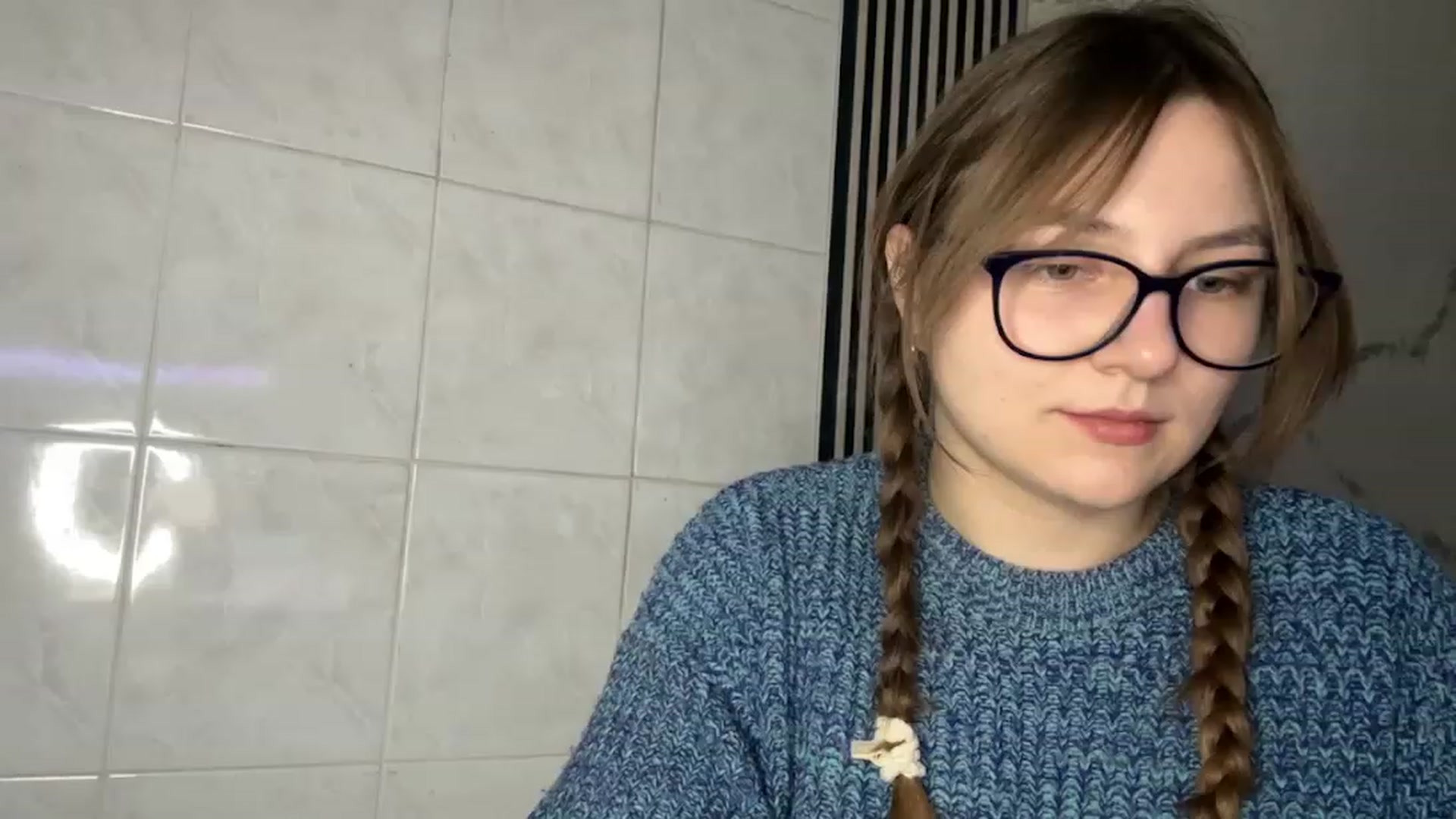 Gallery image thumbnail from Eve_Olive's myfreecams stream on, 12/10/2023, 24:55 image 16 of 20