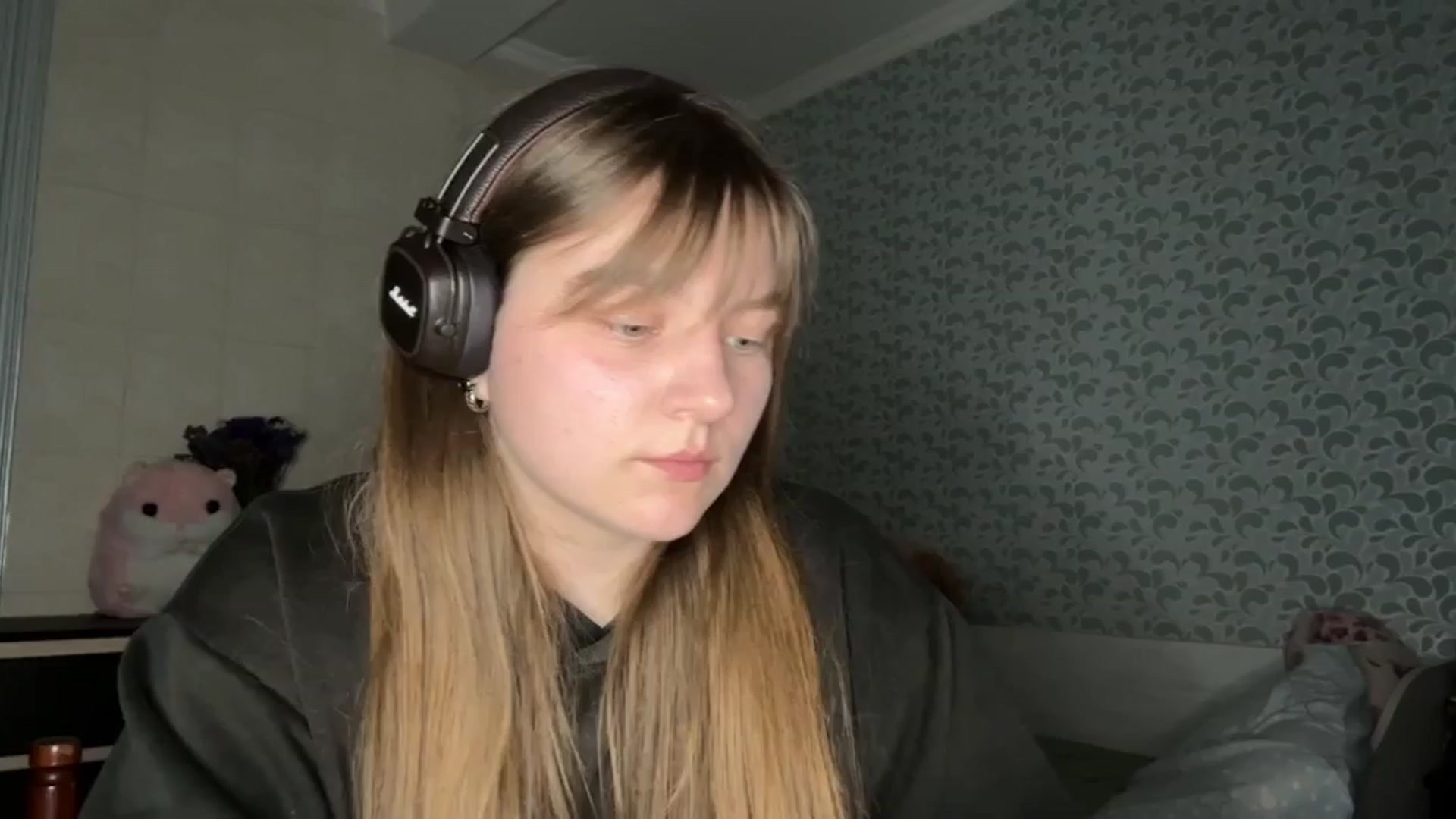 Gallery image thumbnail from Eve_Olive's myfreecams stream on, 04/14/2024, 22:18 image 8 of 20