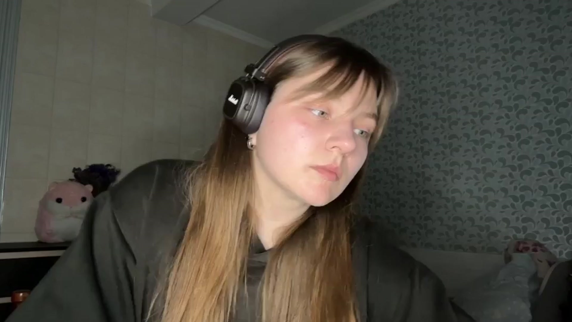 Gallery image thumbnail from Eve_Olive's myfreecams stream on, 04/14/2024, 22:18 image 15 of 20