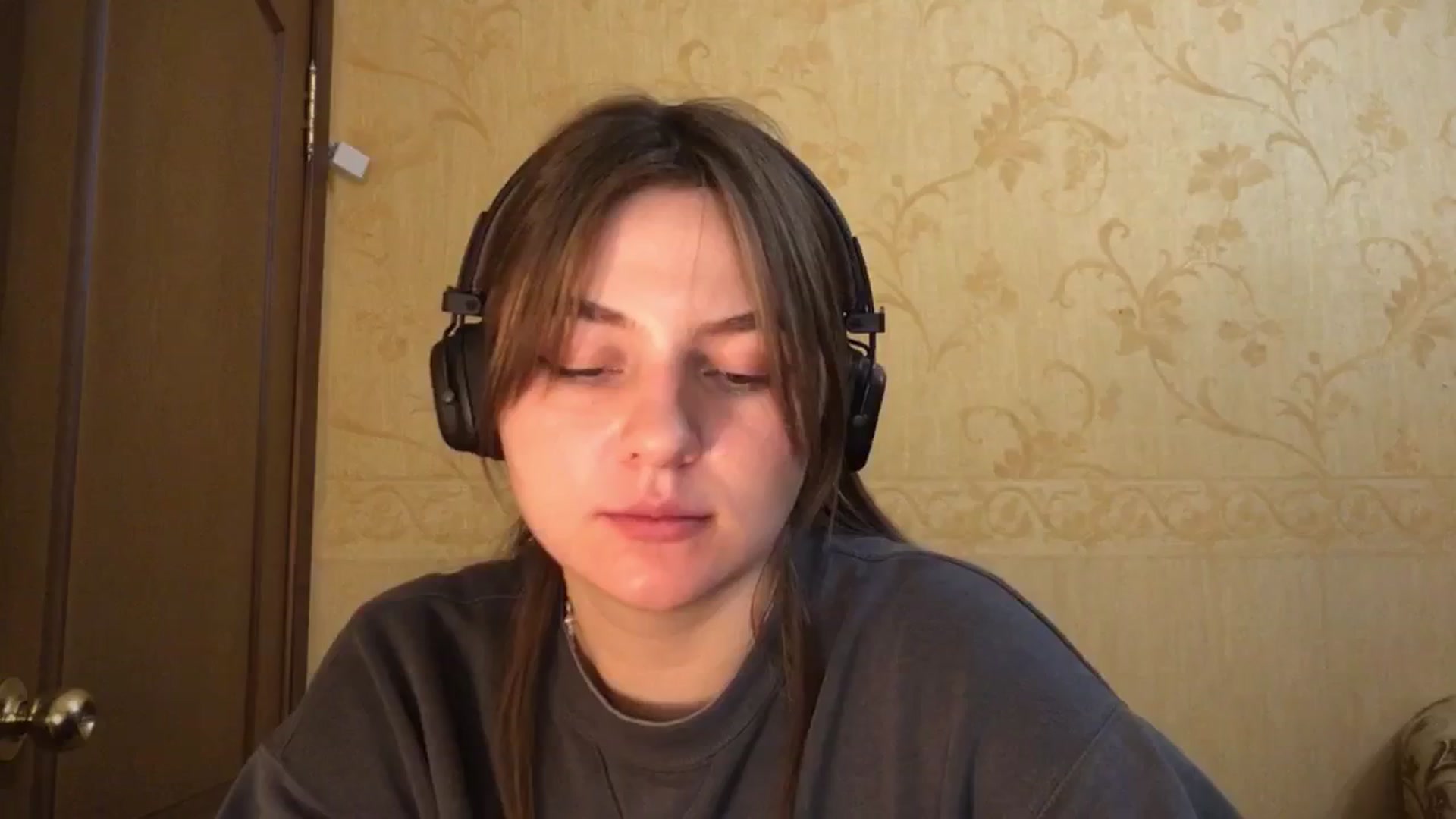 Gallery image thumbnail from Eve_Oliveee's myfreecams stream on, 11/16/2024, 21:33 image 11 of 20