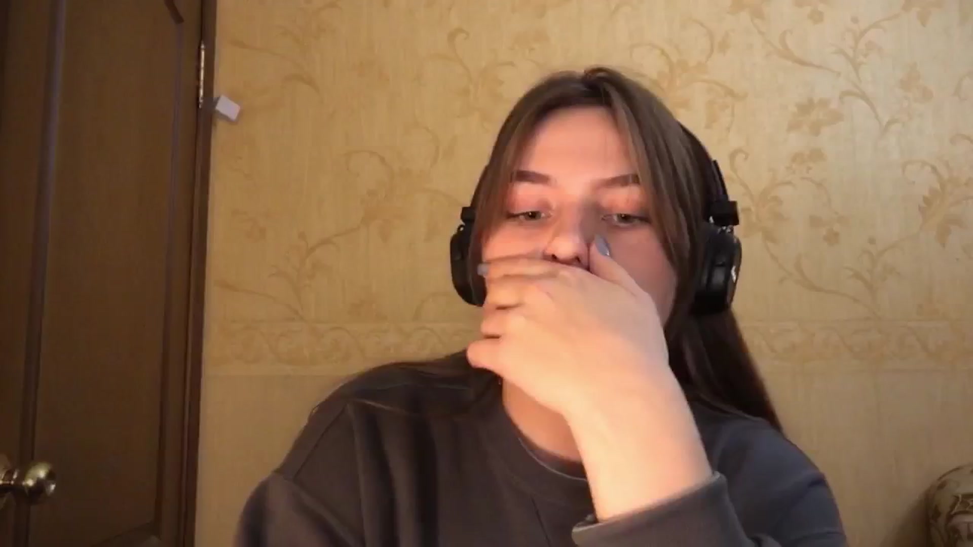 Gallery image thumbnail from Eve_Oliveee's myfreecams stream on, 11/16/2024, 21:33 image 5 of 20