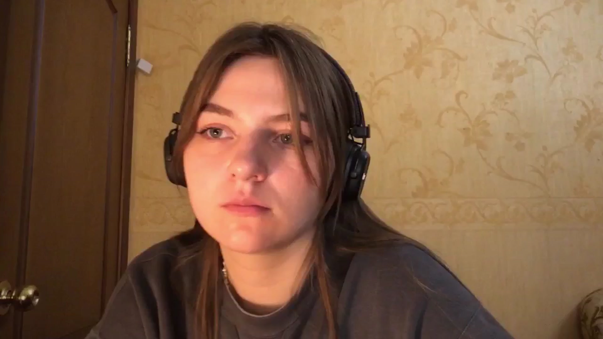 Gallery image thumbnail from Eve_Oliveee's myfreecams stream on, 11/16/2024, 21:33 image 13 of 20