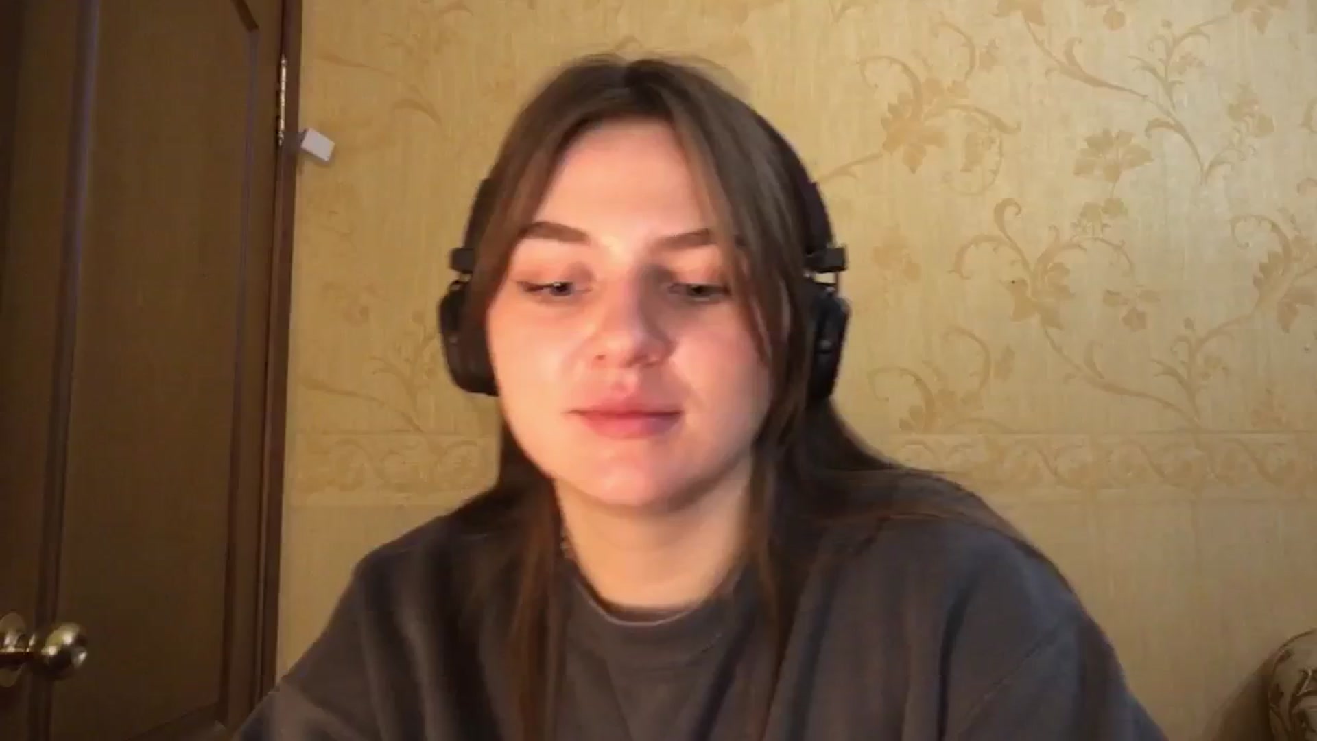 Gallery image thumbnail from Eve_Oliveee's myfreecams stream on, 11/16/2024, 21:33 image 18 of 20