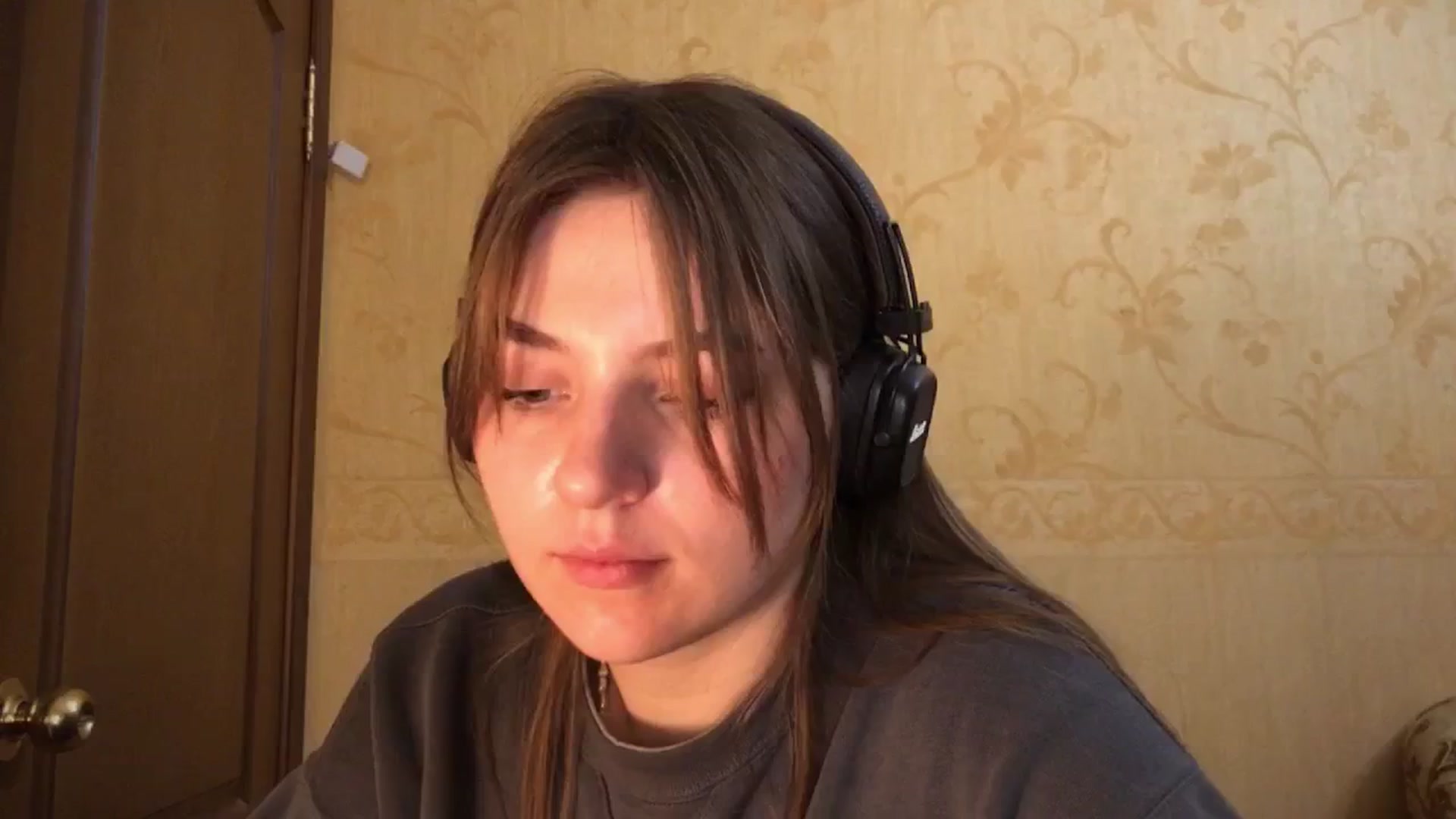 Gallery image thumbnail from Eve_Oliveee's myfreecams stream on, 11/16/2024, 21:33 image 16 of 20