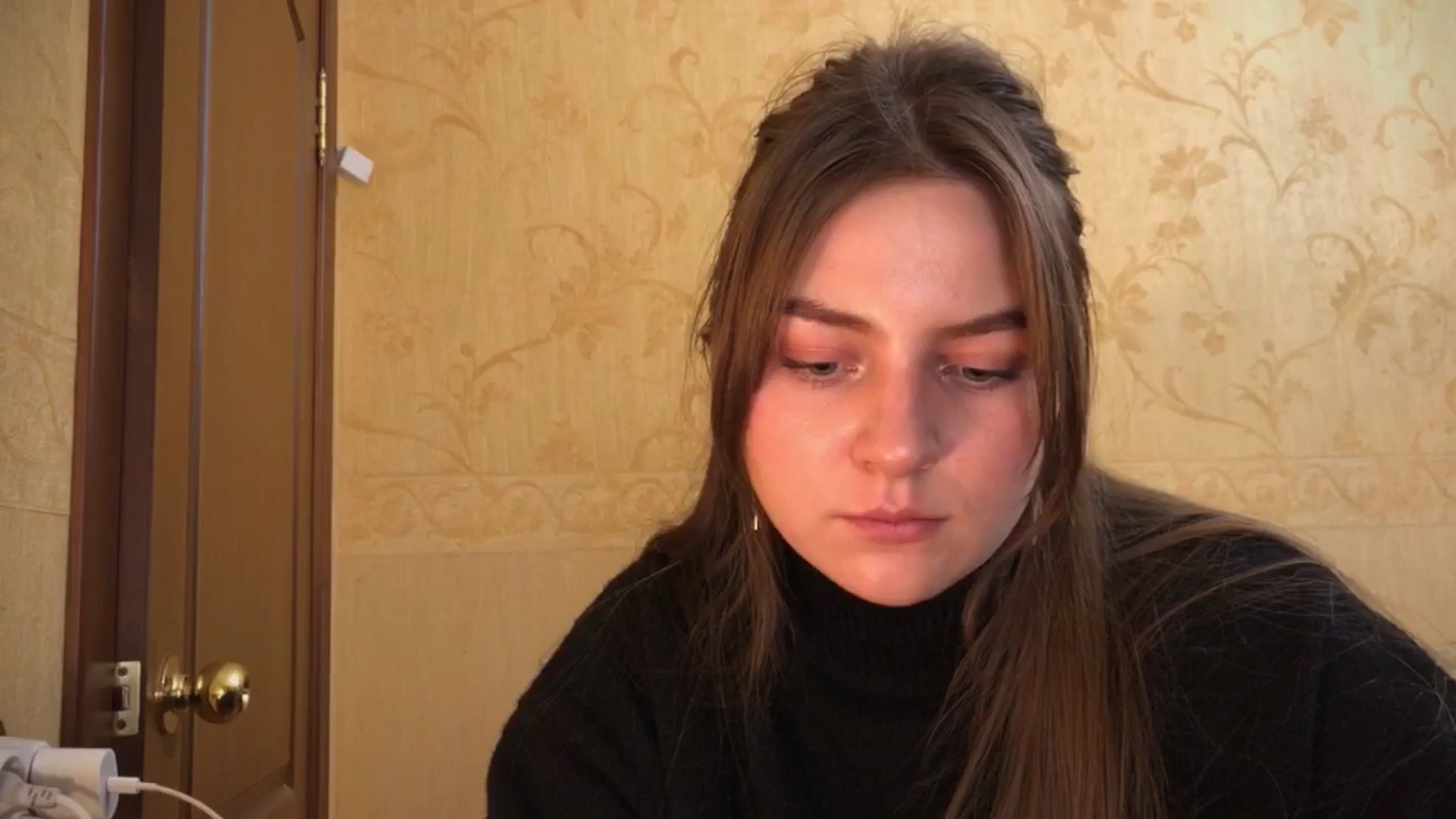 Gallery image thumbnail from Eve_Oliveee's myfreecams stream on, 11/19/2024, 22:03 image 14 of 20