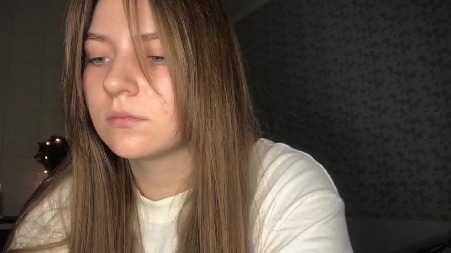 Gallery image thumbnail from Eve_Oliveee's myfreecams stream on, 12/28/2024, 23:18 image 19 of 20