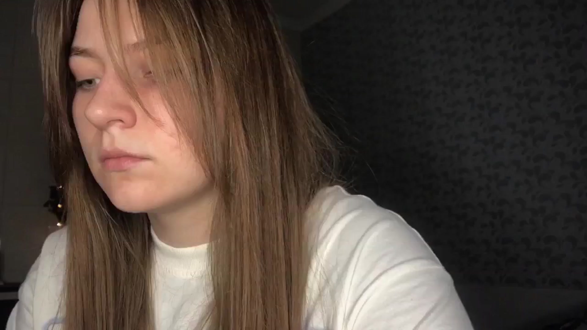 Gallery image thumbnail from Eve_Oliveee's myfreecams stream on, 12/28/2024, 23:18 image 4 of 20