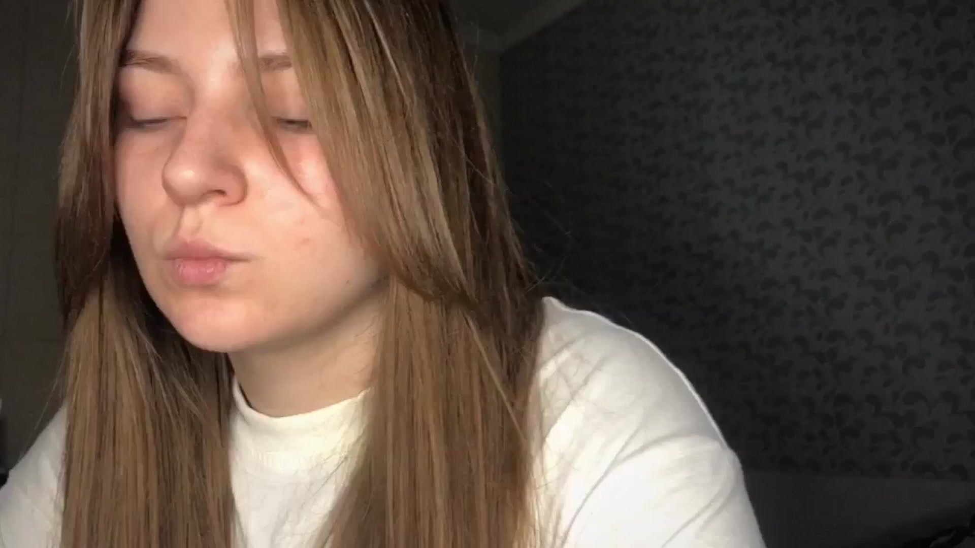 Gallery image thumbnail from Eve_Oliveee's myfreecams stream on, 12/28/2024, 23:18 image 5 of 20