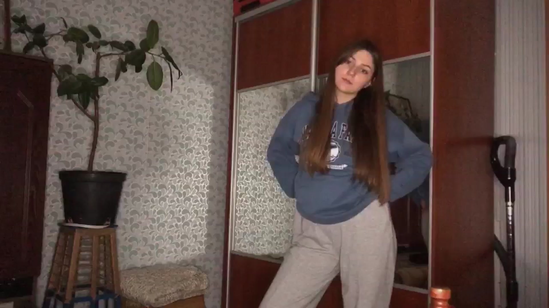 Gallery image thumbnail from Eve_Oliveee's myfreecams stream on, 12/30/2024, 23:18 image 6 of 20