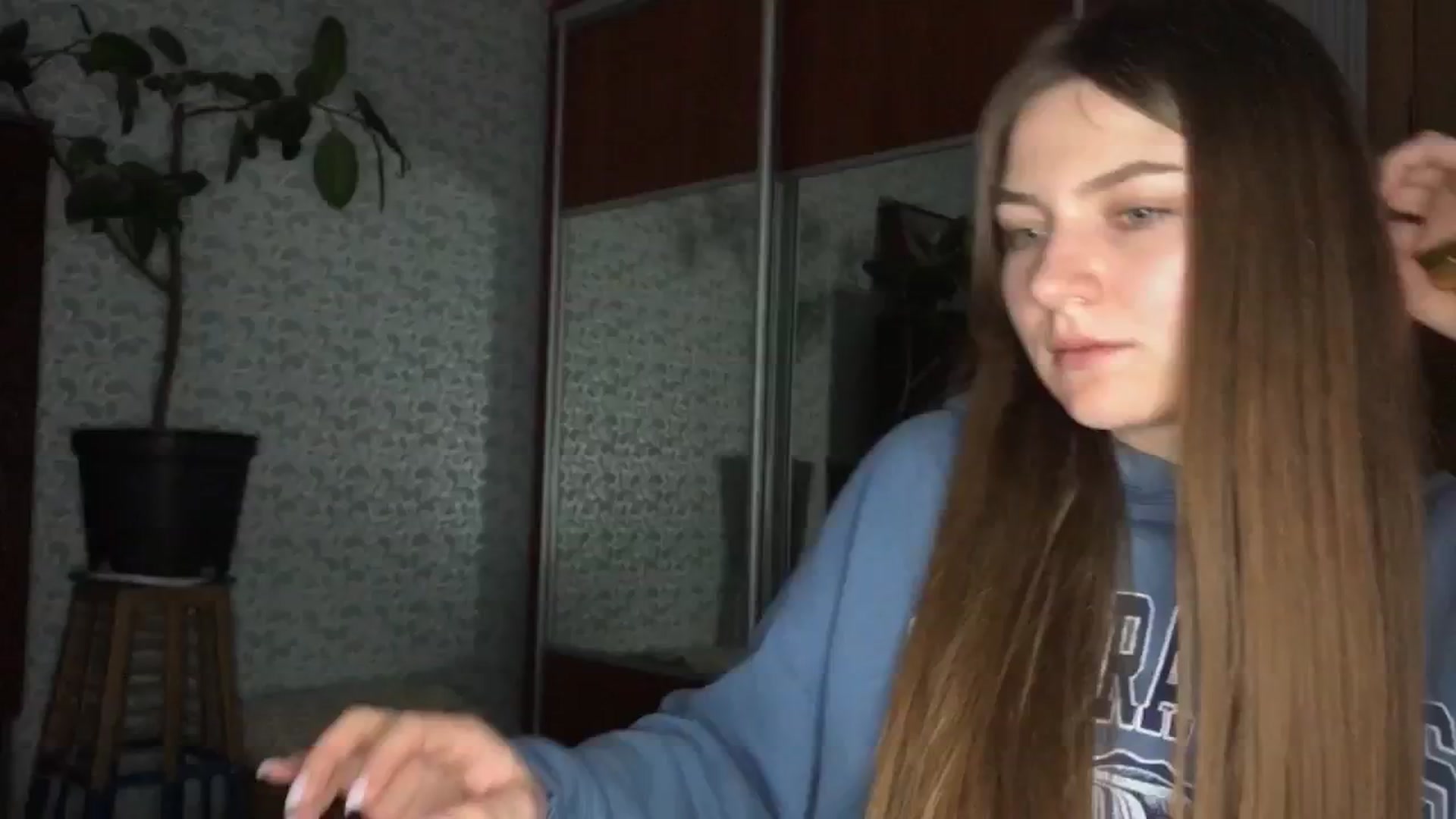 Gallery image thumbnail from Eve_Oliveee's myfreecams stream on, 12/31/2024, 24:17 image 14 of 20