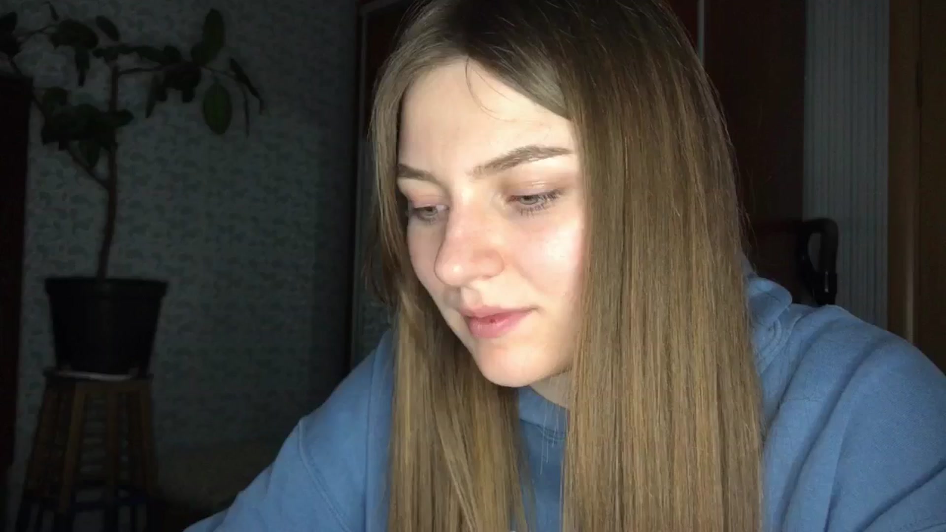 Gallery image thumbnail from Eve_Oliveee's myfreecams stream on, 12/31/2024, 24:17 image 19 of 20