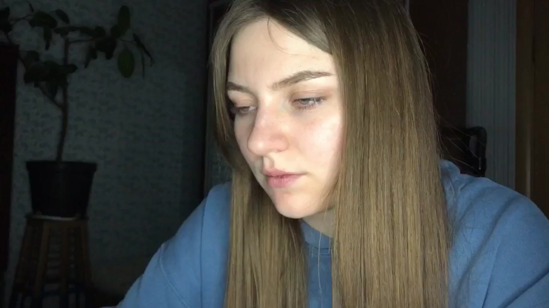 Gallery image thumbnail from Eve_Oliveee's myfreecams stream on, 12/31/2024, 24:17 image 17 of 20